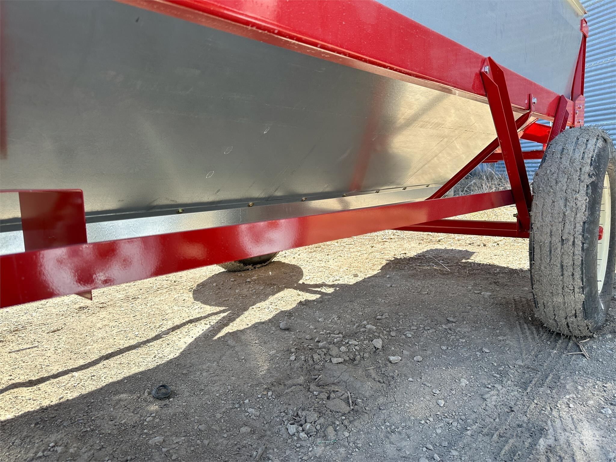 2026 Farm King Y482 Grain Cleaner
