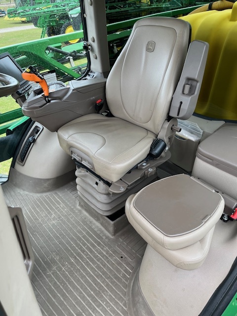 2019 John Deere R4030 Self-Propelled Sprayer