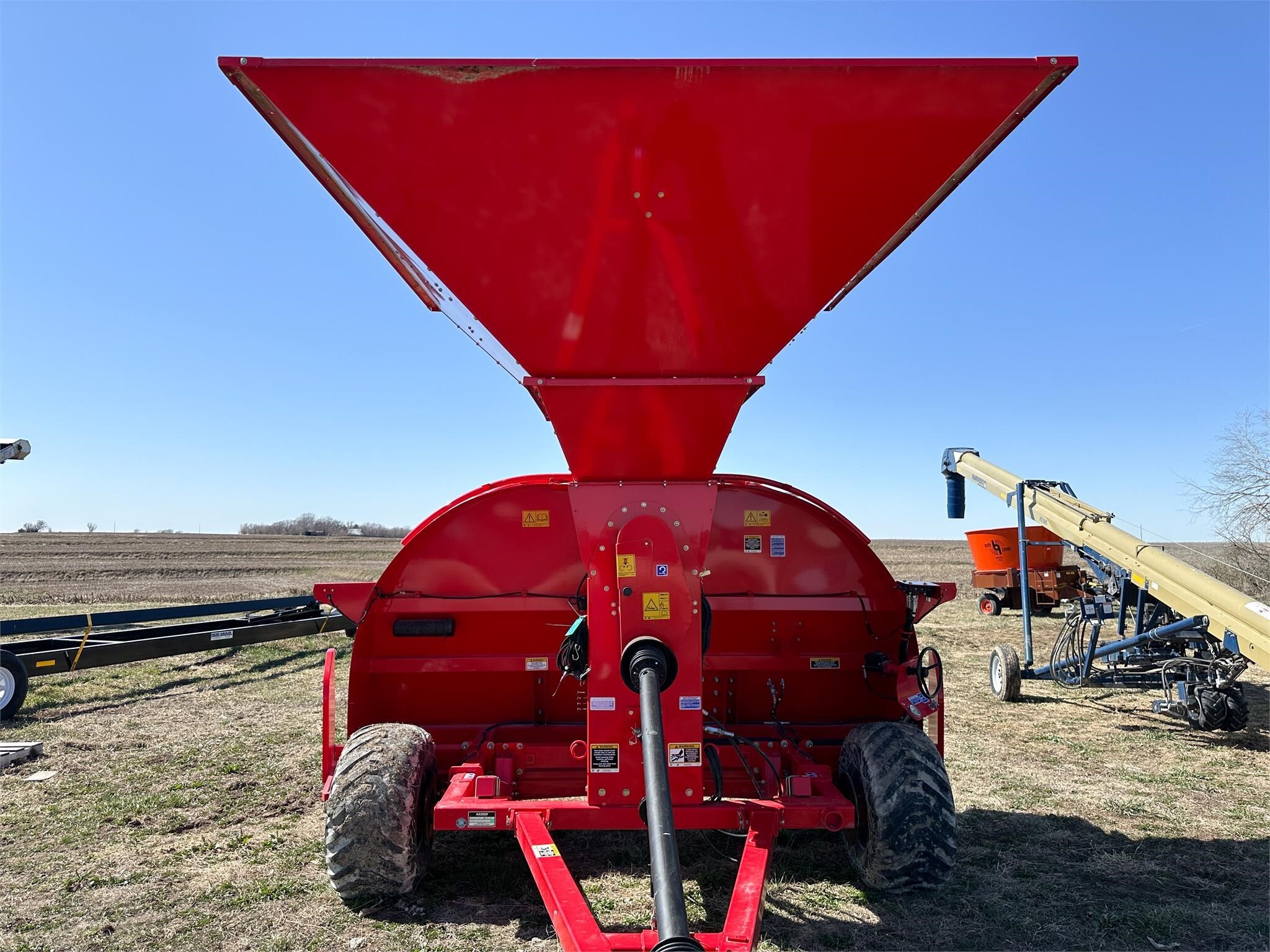 2026 Akron GTT5010 Grain Bagger