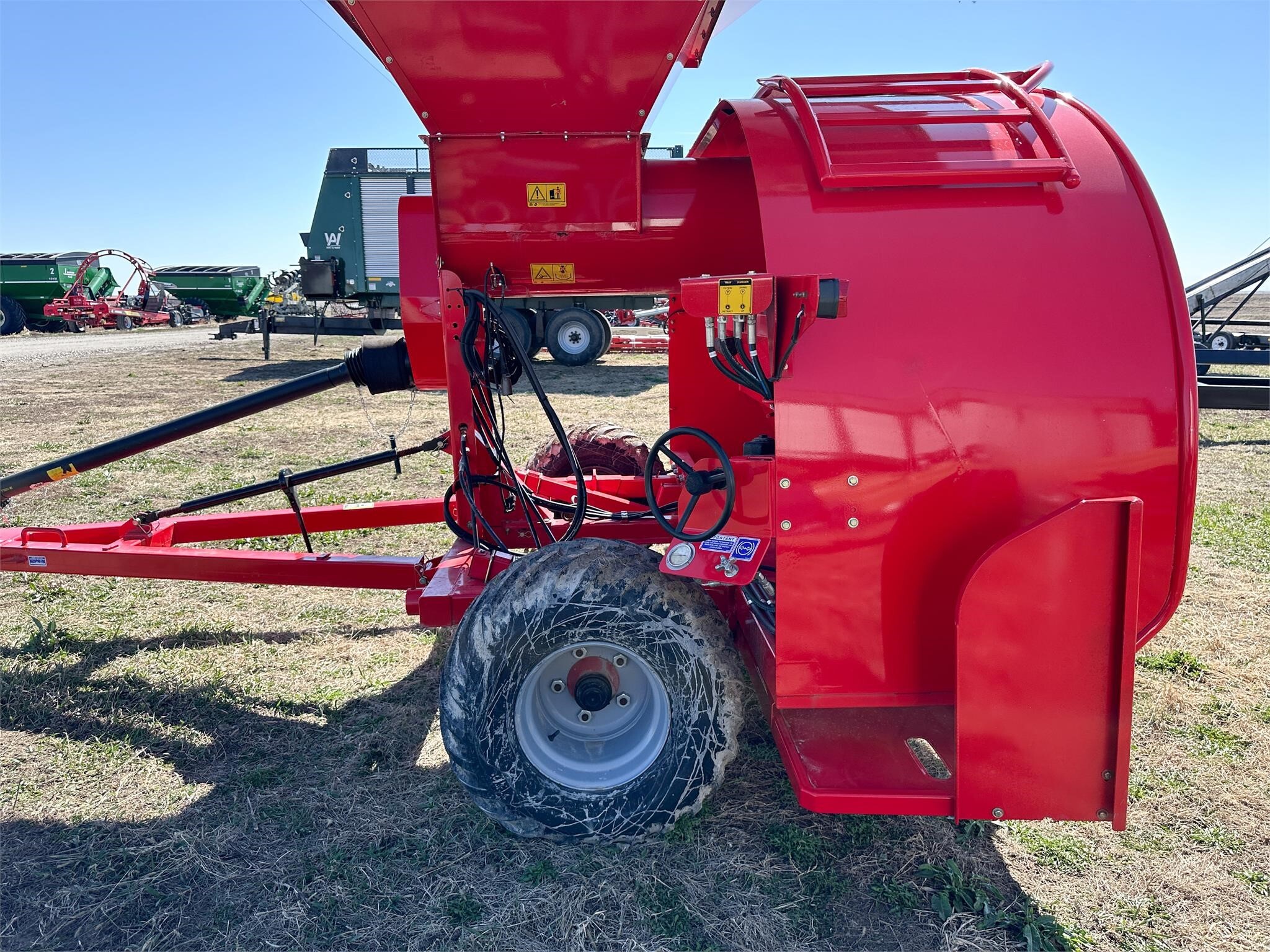 2026 Akron GTT5010 Grain Bagger