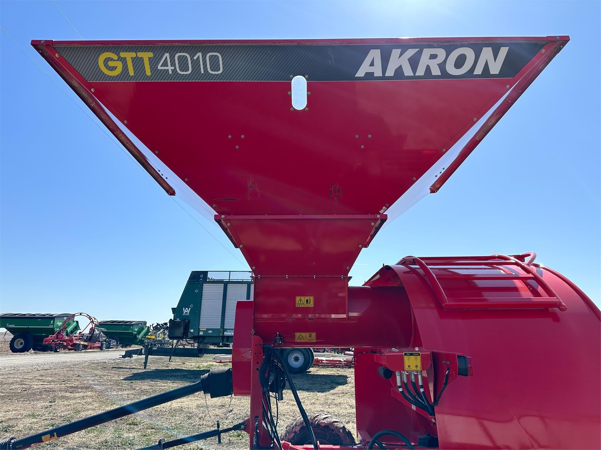 2026 Akron GTT5010 Grain Bagger