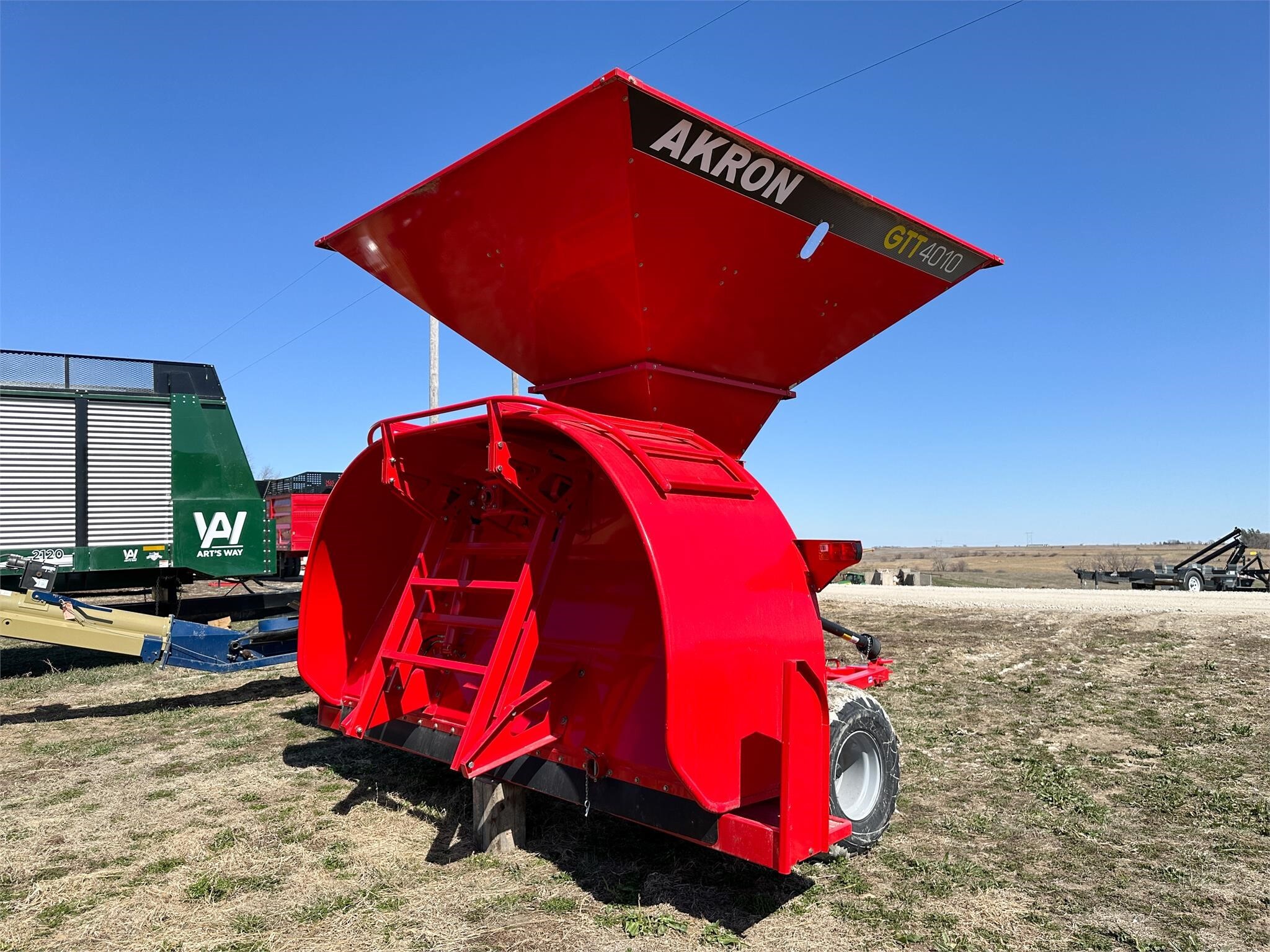 2026 Akron GTT5010 Grain Bagger