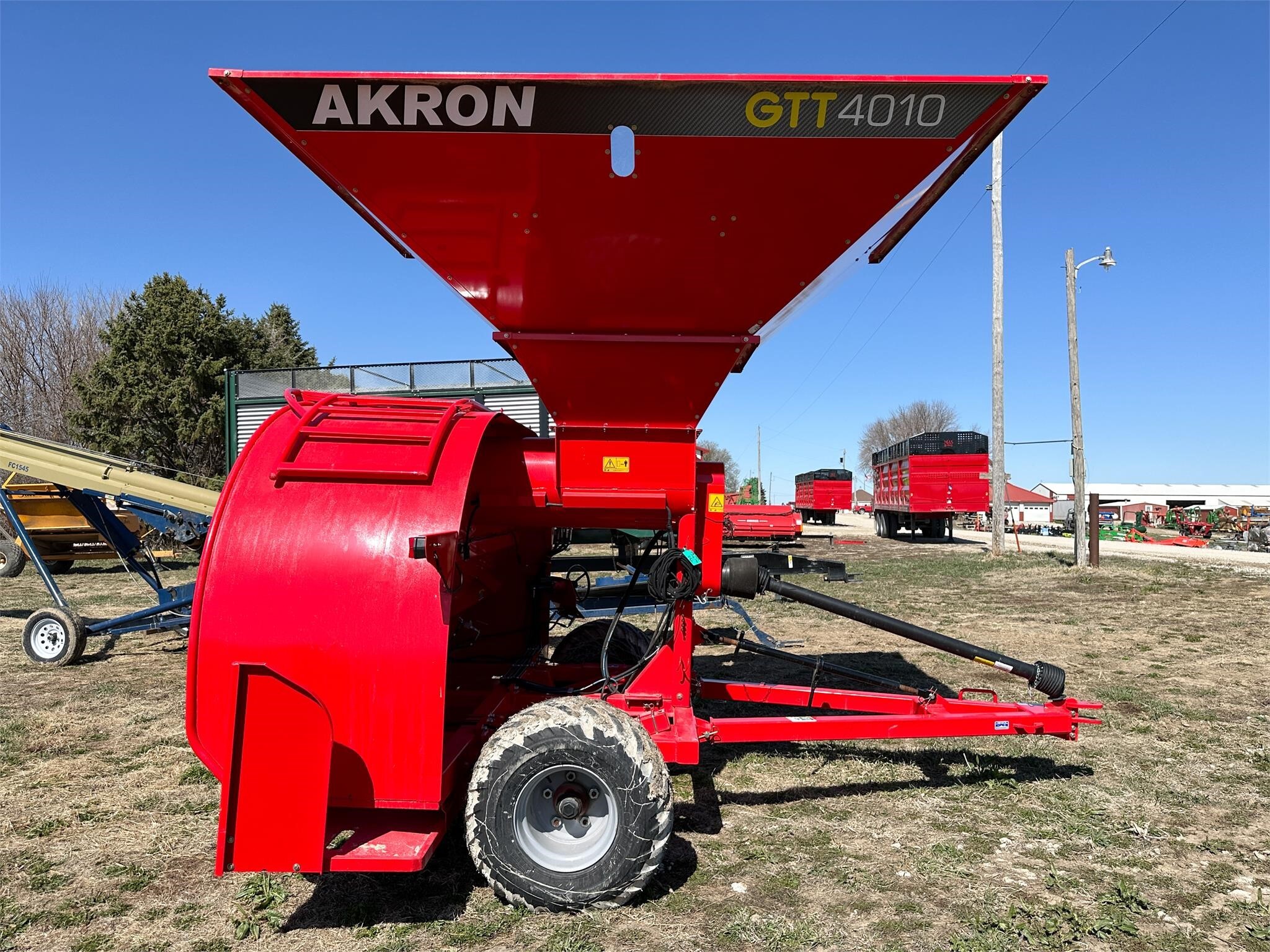 2026 Akron GTT5010 Grain Bagger