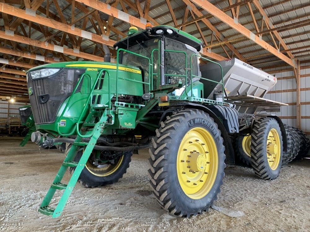 2016 John Deere R4045 Self-Propelled Sprayer