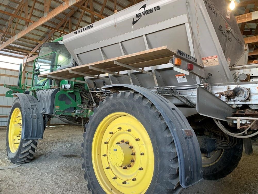 2016 John Deere R4045 Self-Propelled Sprayer