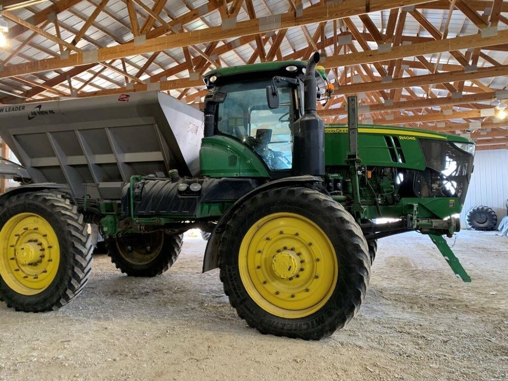2016 John Deere R4045 Self-Propelled Sprayer