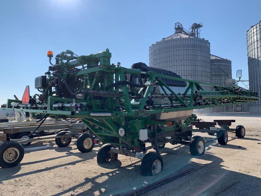 2016 John Deere R4045 Self-Propelled Sprayer