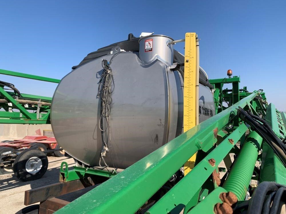 2016 John Deere R4045 Self-Propelled Sprayer