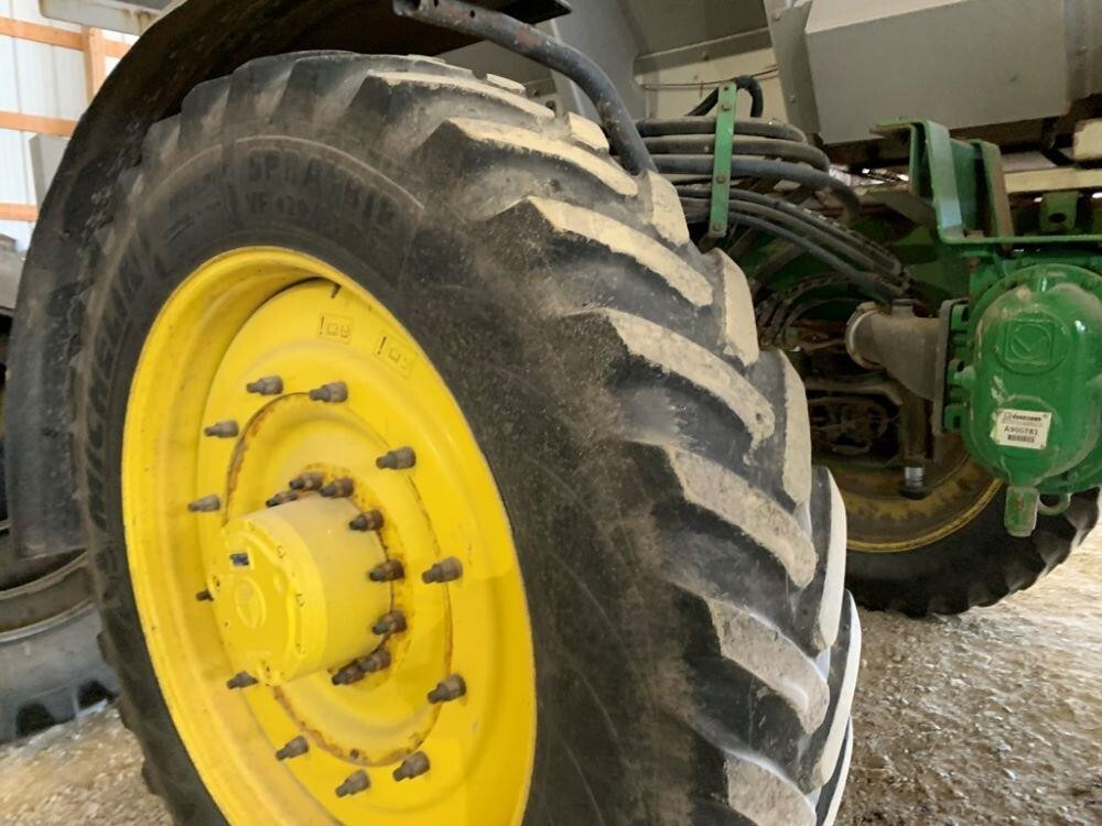 2016 John Deere R4045 Self-Propelled Sprayer