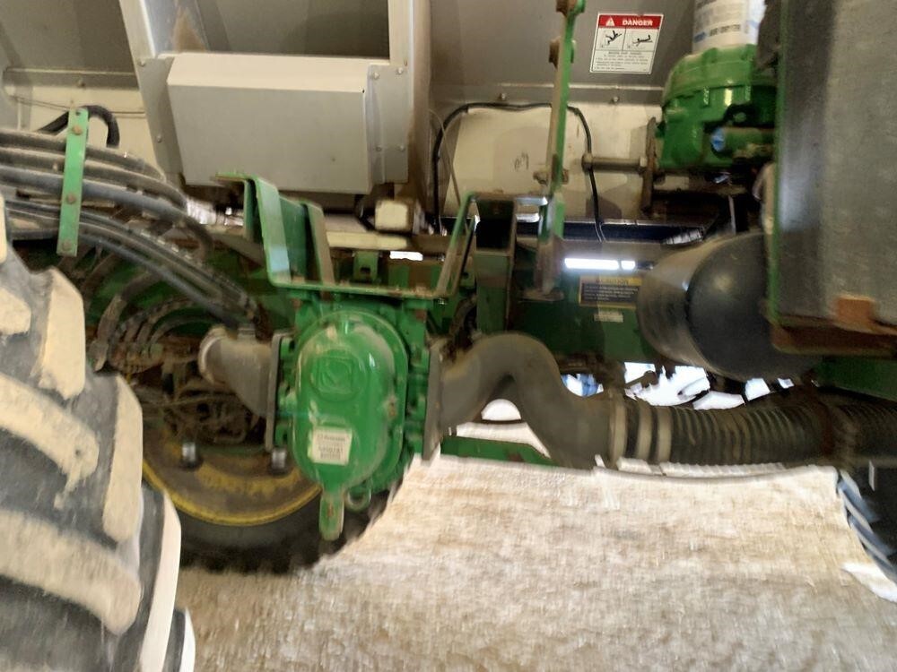 2016 John Deere R4045 Self-Propelled Sprayer