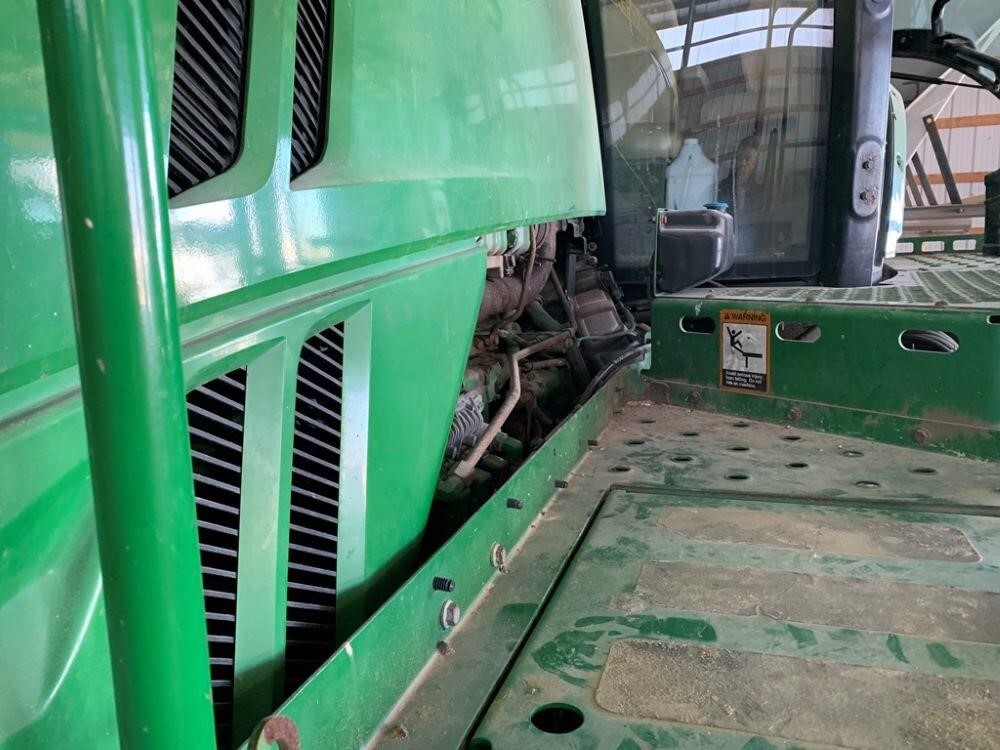 2016 John Deere R4045 Self-Propelled Sprayer