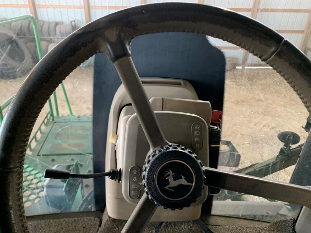 2016 John Deere R4045 Self-Propelled Sprayer
