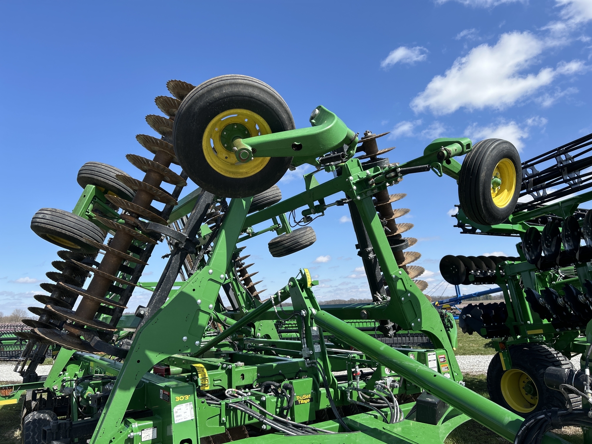 2022 John Deere 2660VT Vertical Tillage