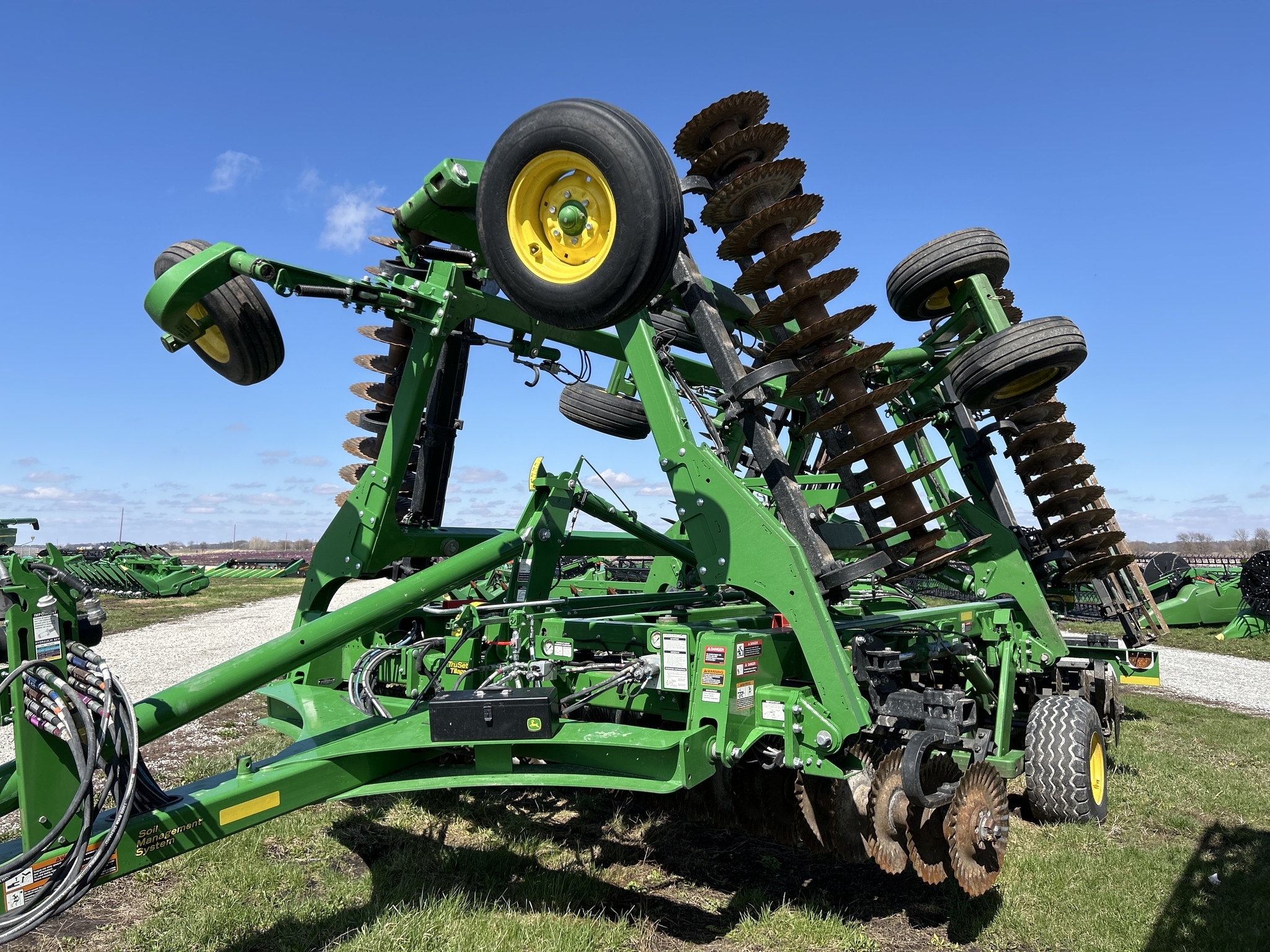 2022 John Deere 2660VT Vertical Tillage