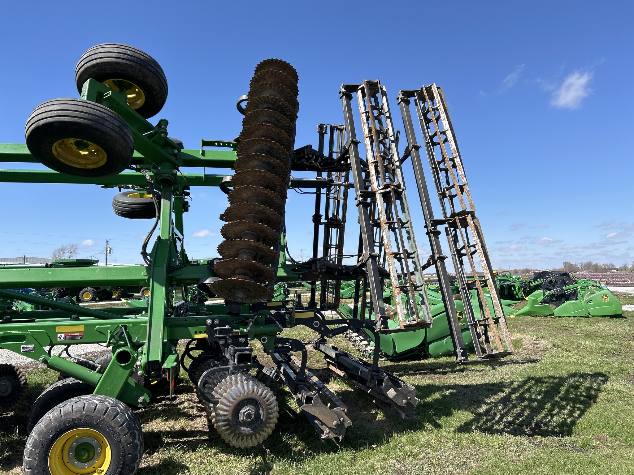 2022 John Deere 2660VT Vertical Tillage