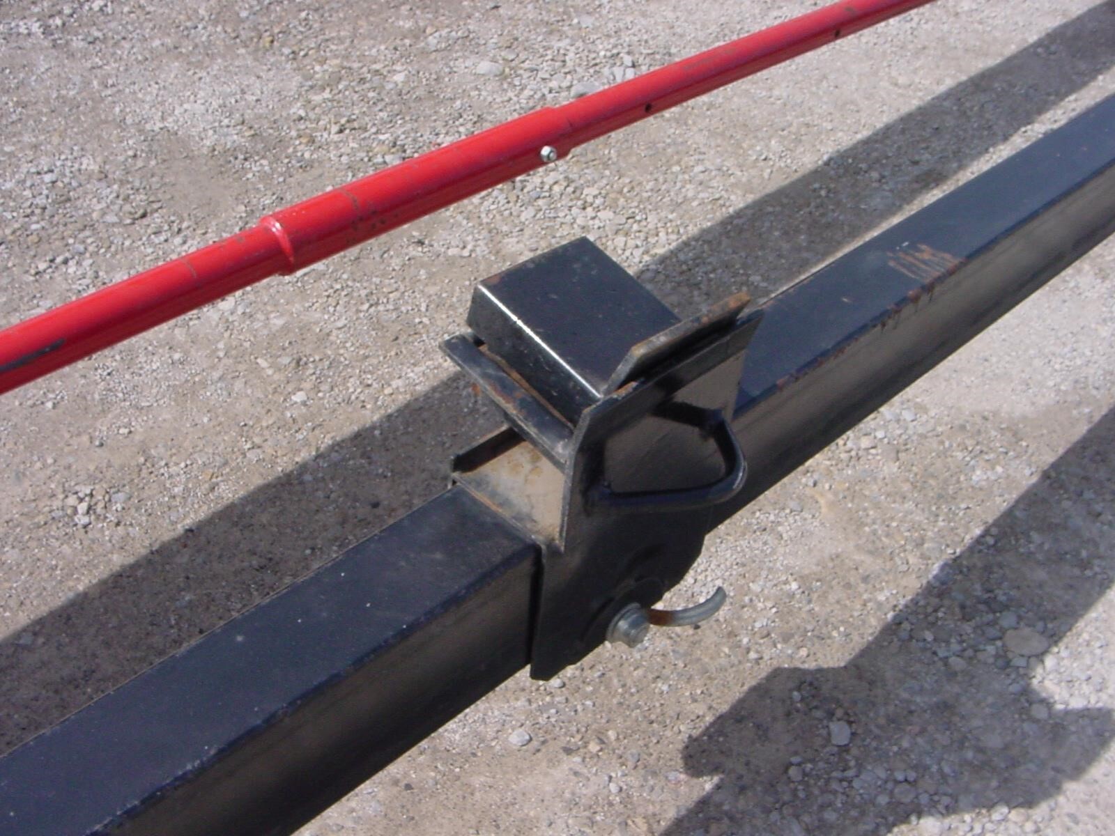  E-Z Trail 680 Header Trailer
