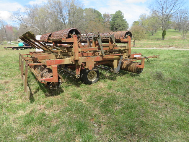  Kewanee 1501 Mulchers / Cultipacker