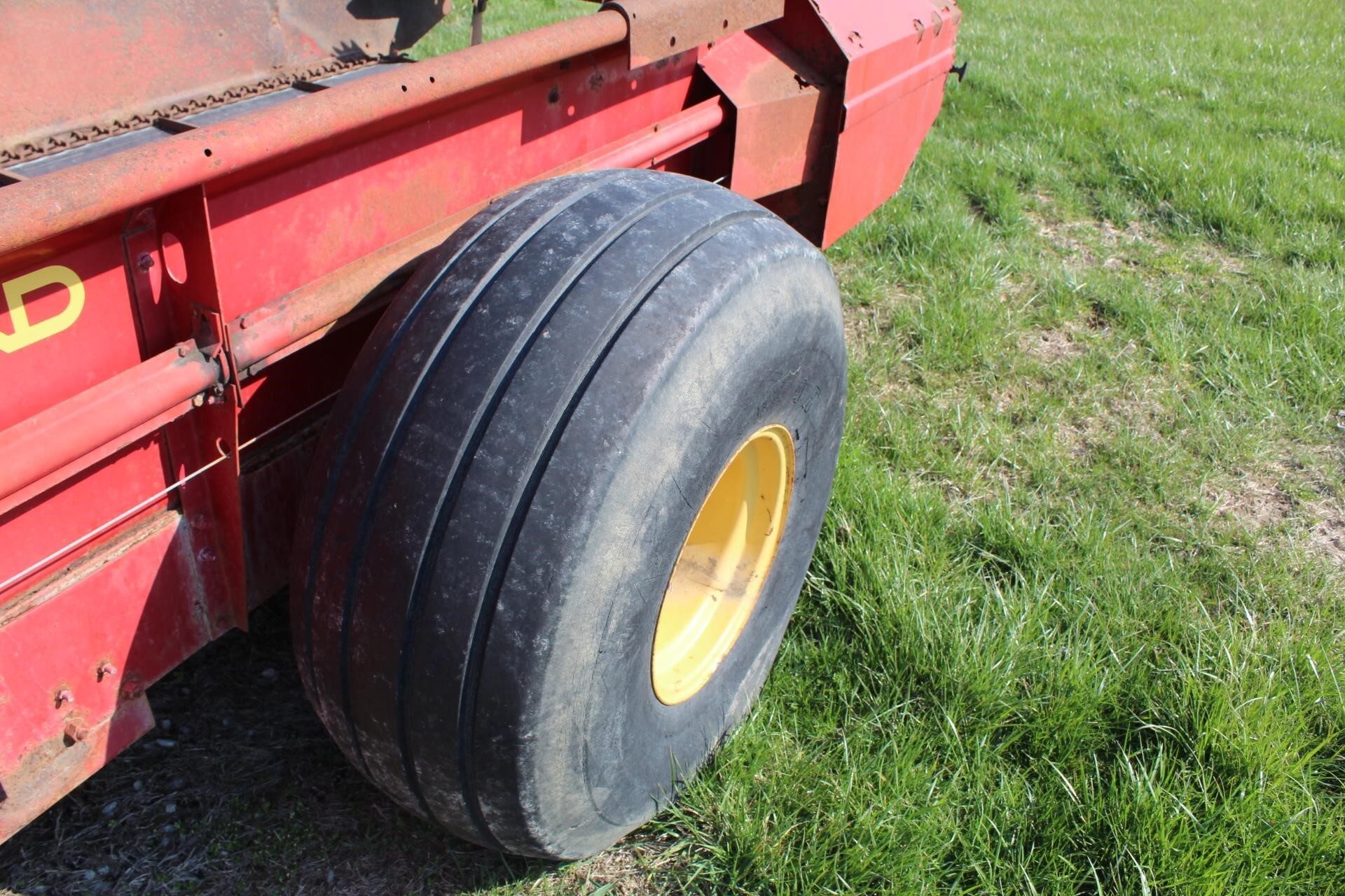1997 New Holland 165 Manure Spreader