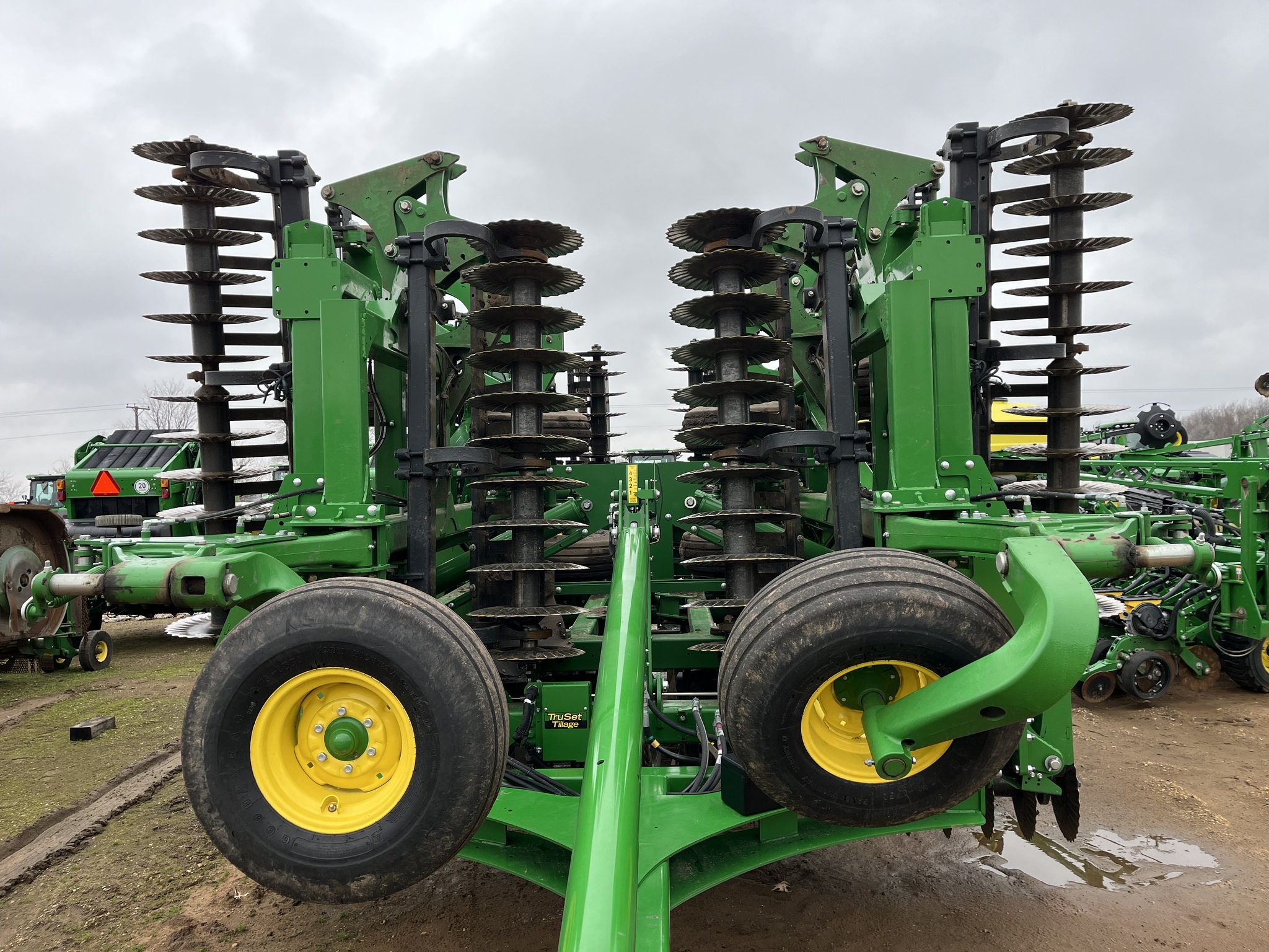 2022 John Deere 2660 Vertical Tillage