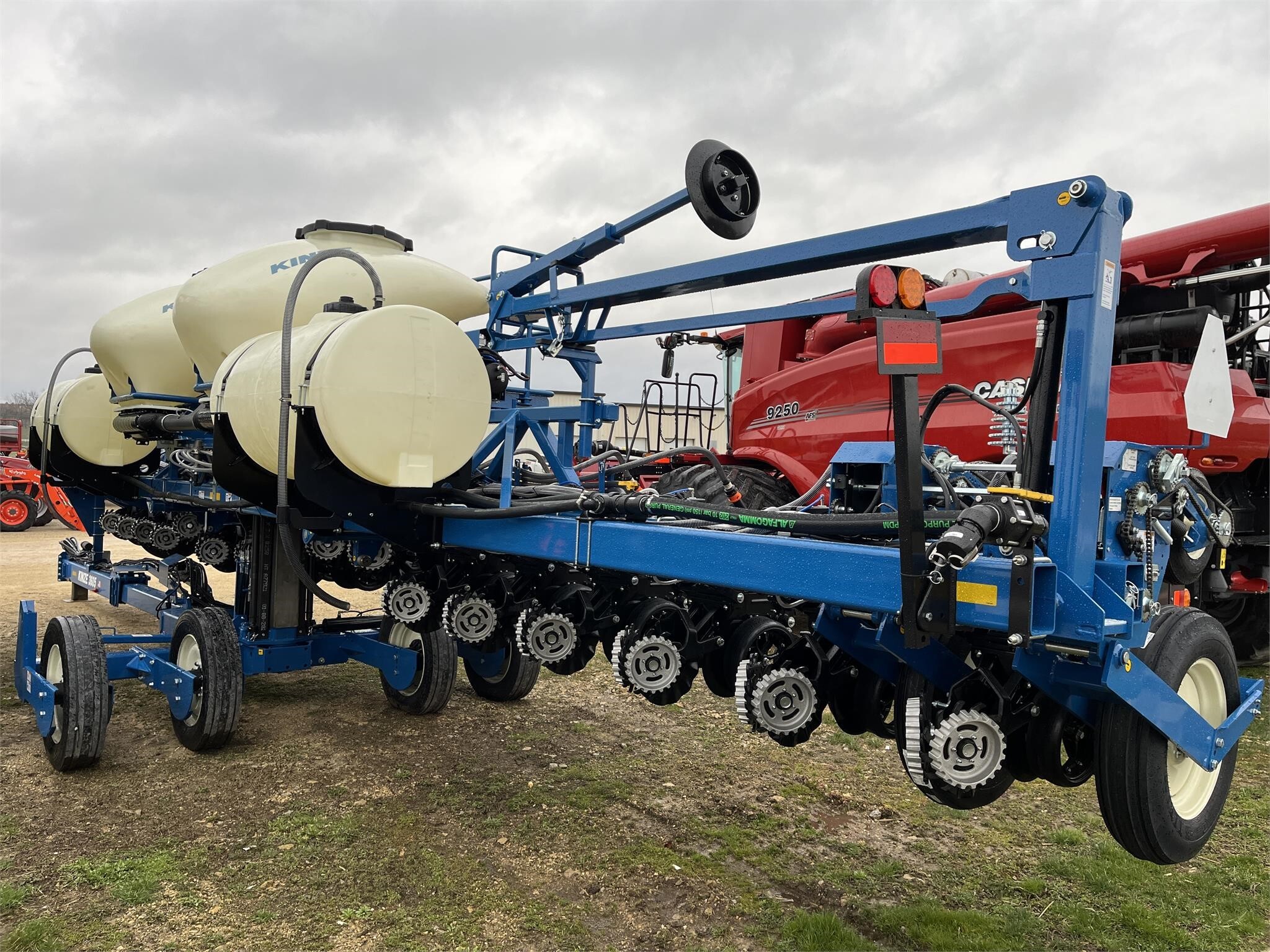 2024 Kinze 3605 Planter