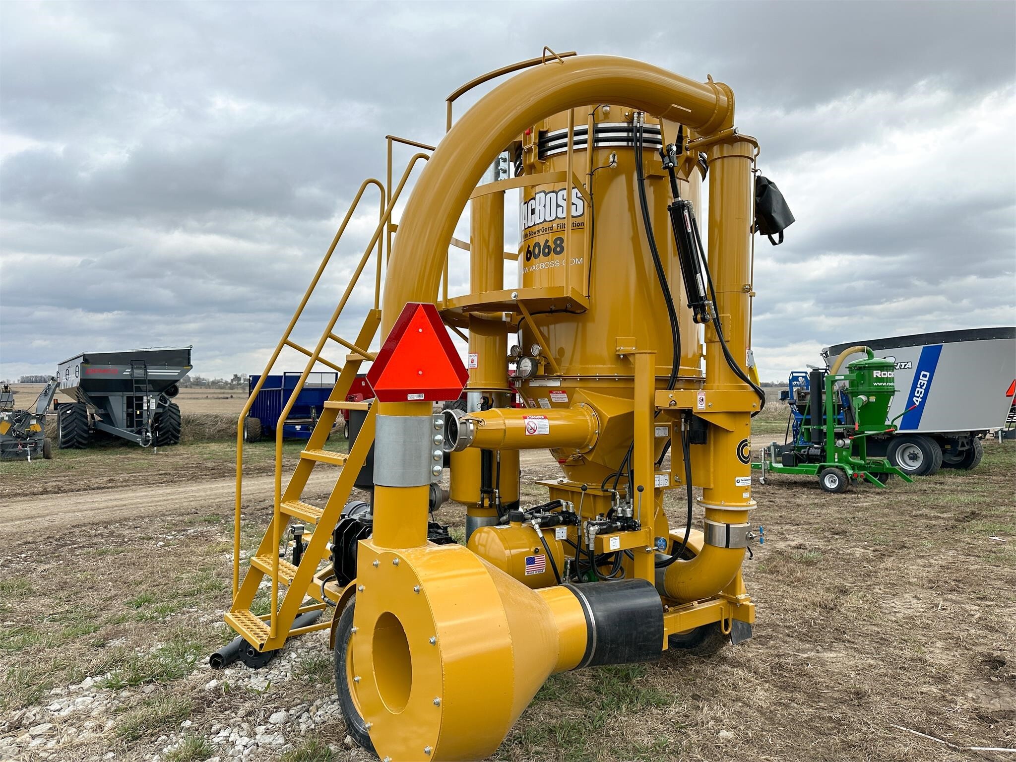 2026 VAC BOSS 6068 Grain Vac