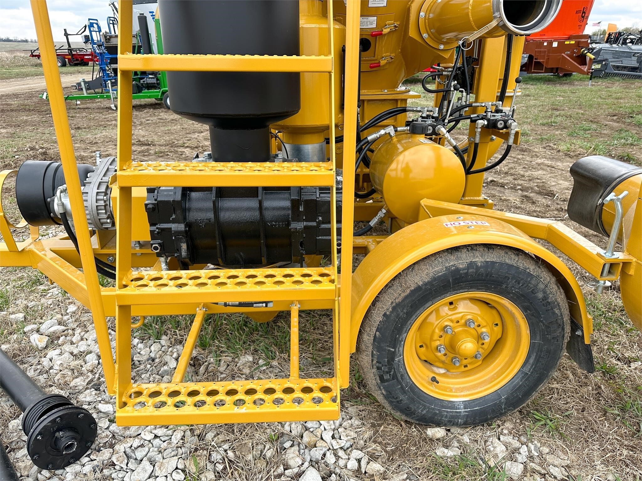 2026 VAC BOSS 6068 Grain Vac