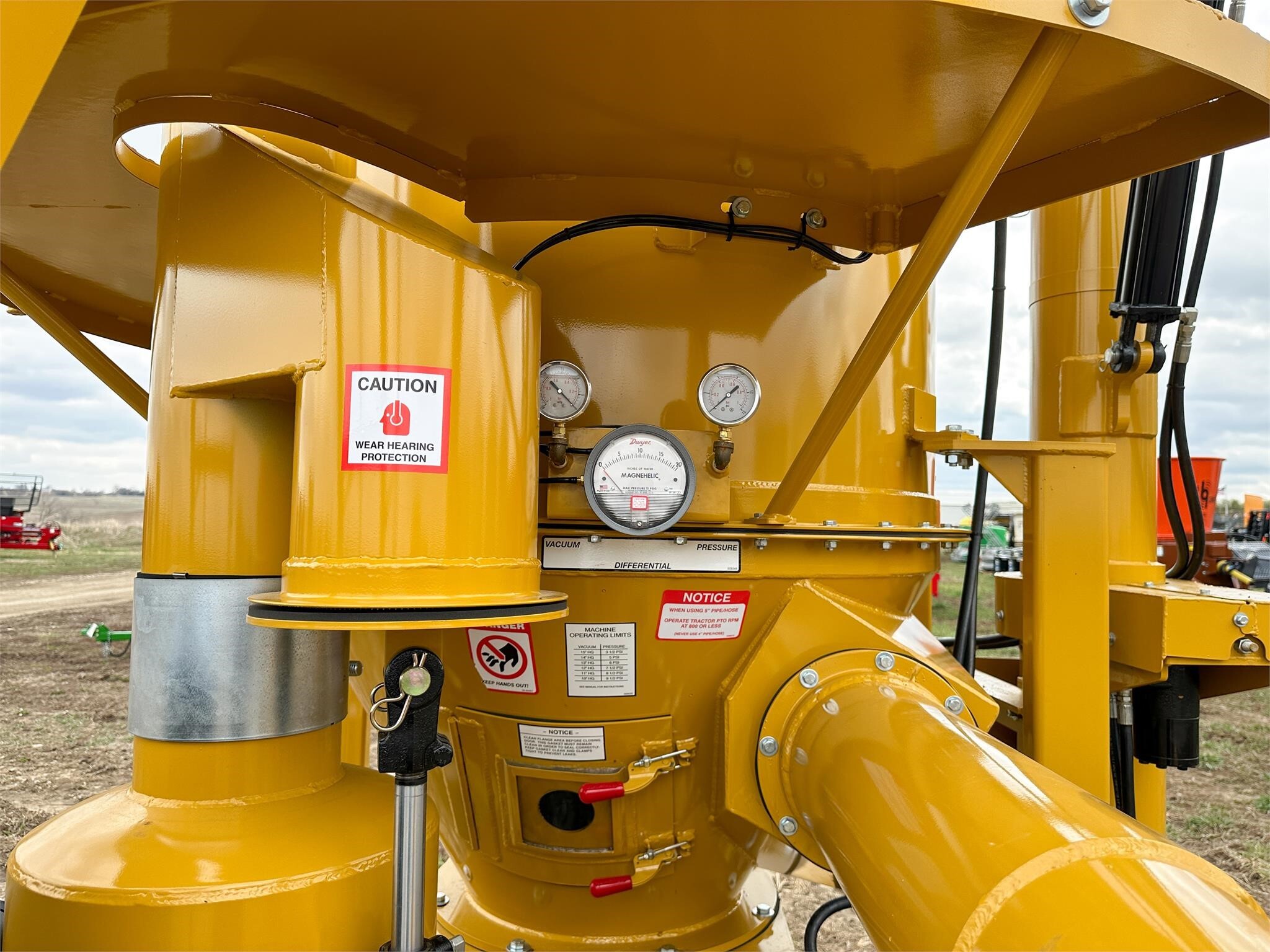 2026 VAC BOSS 6068 Grain Vac