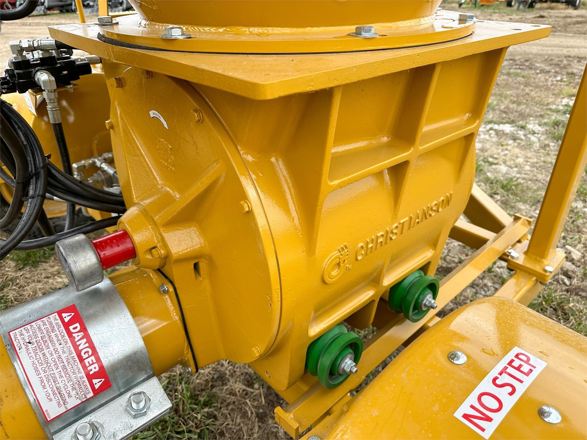2026 VAC BOSS 6068 Grain Vac
