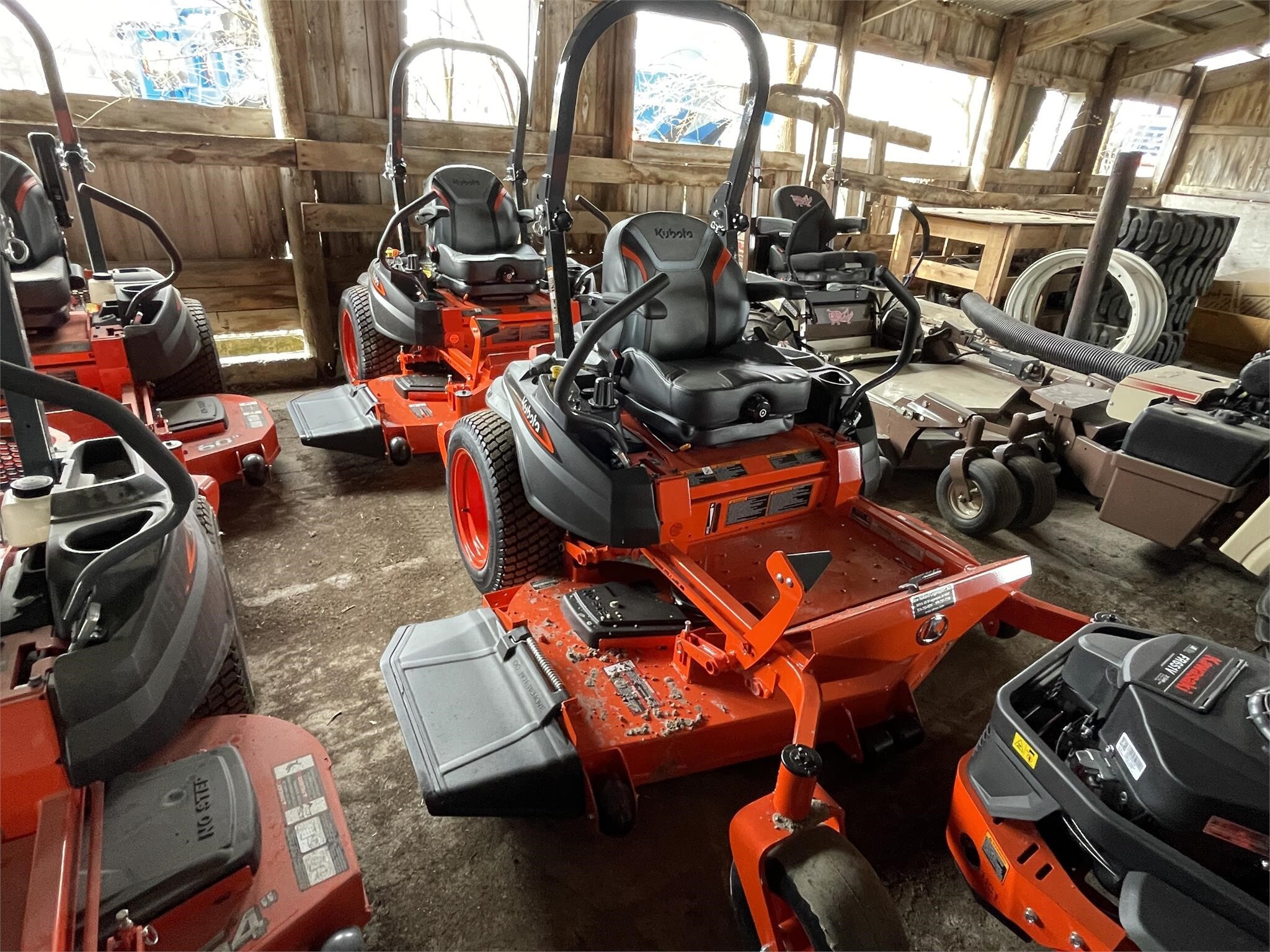 2024 Kubota Z422 Lawn Mower