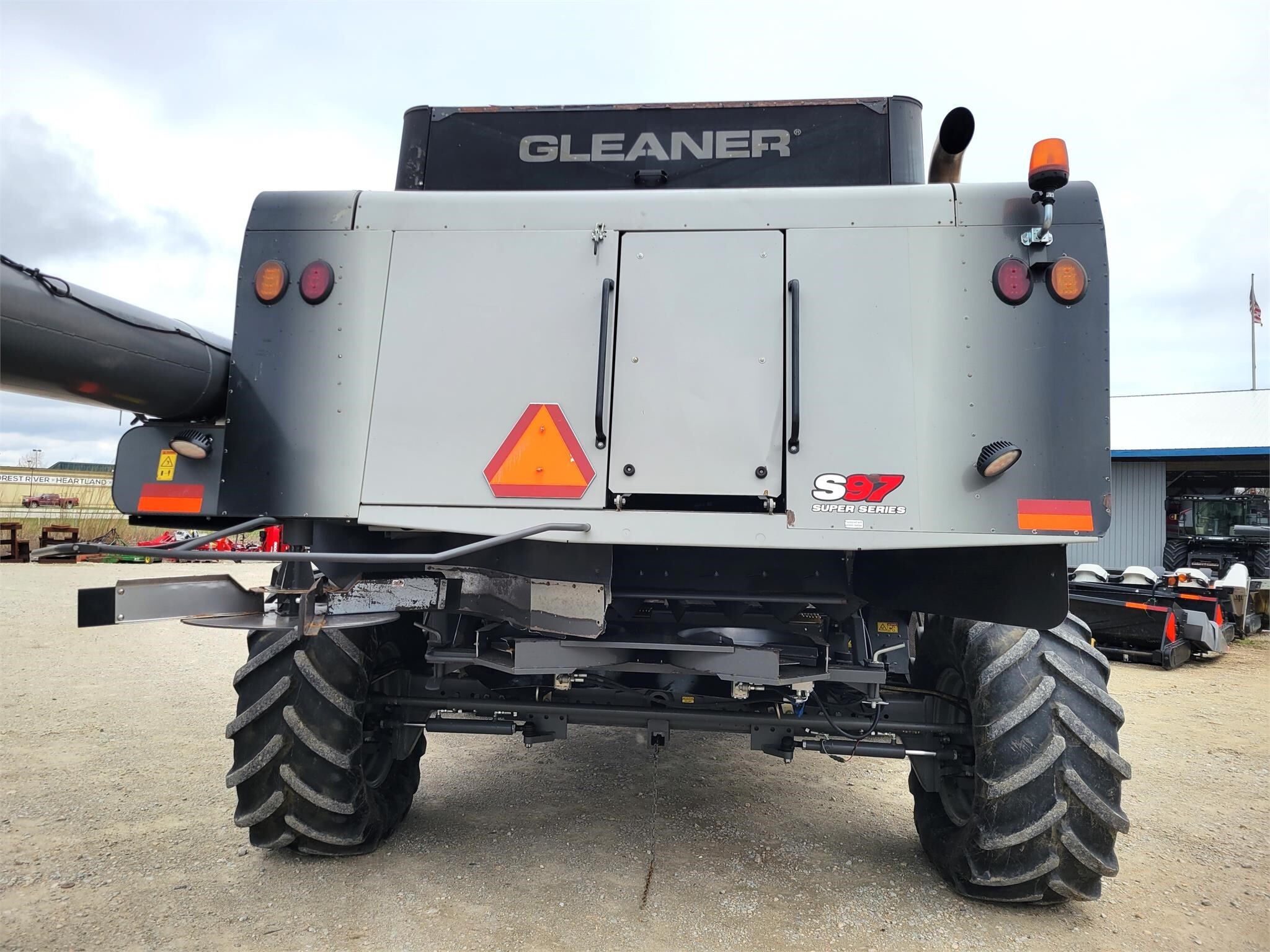 2016 Gleaner S97 Combine