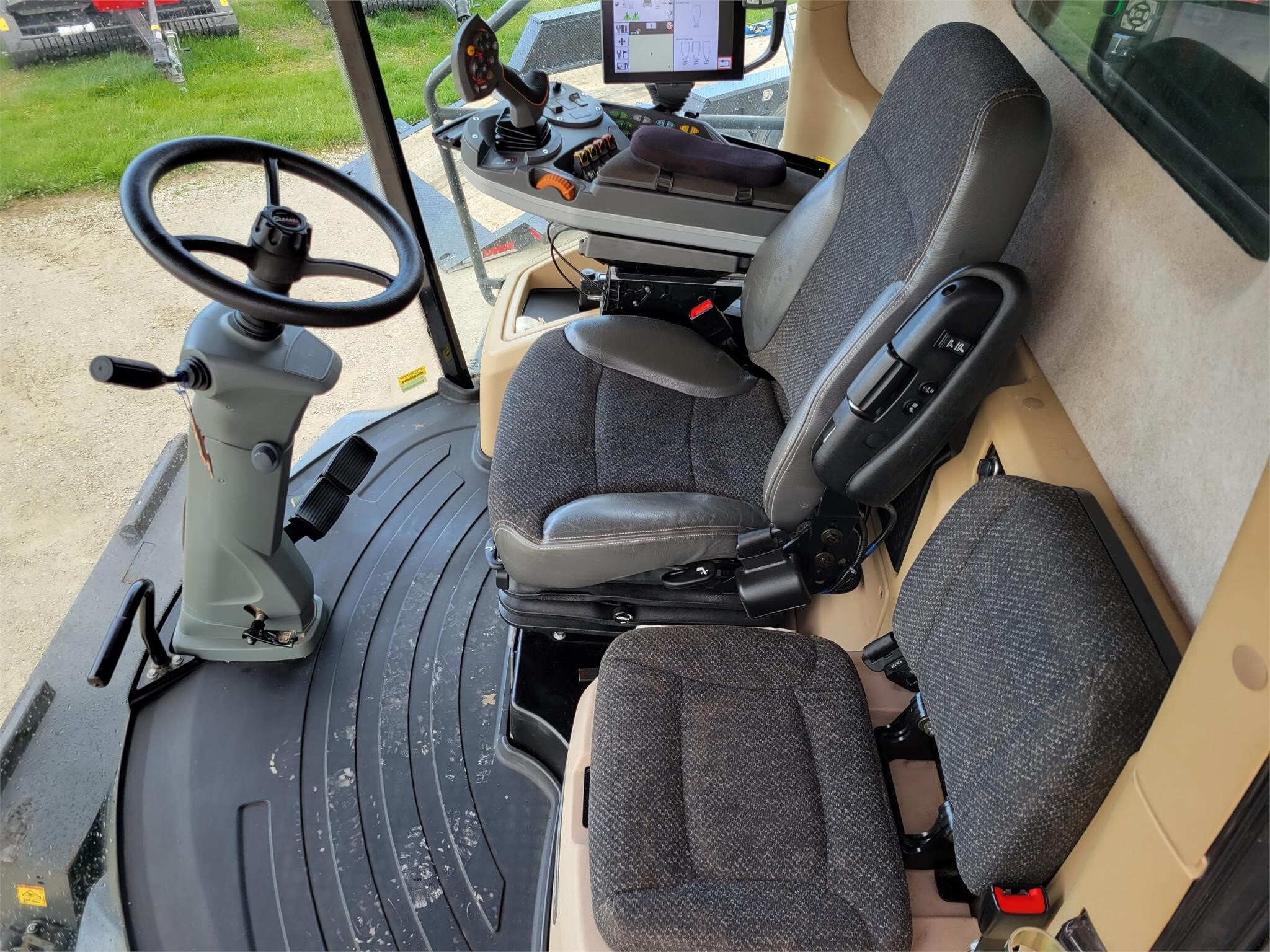 2016 Gleaner S97 Combine