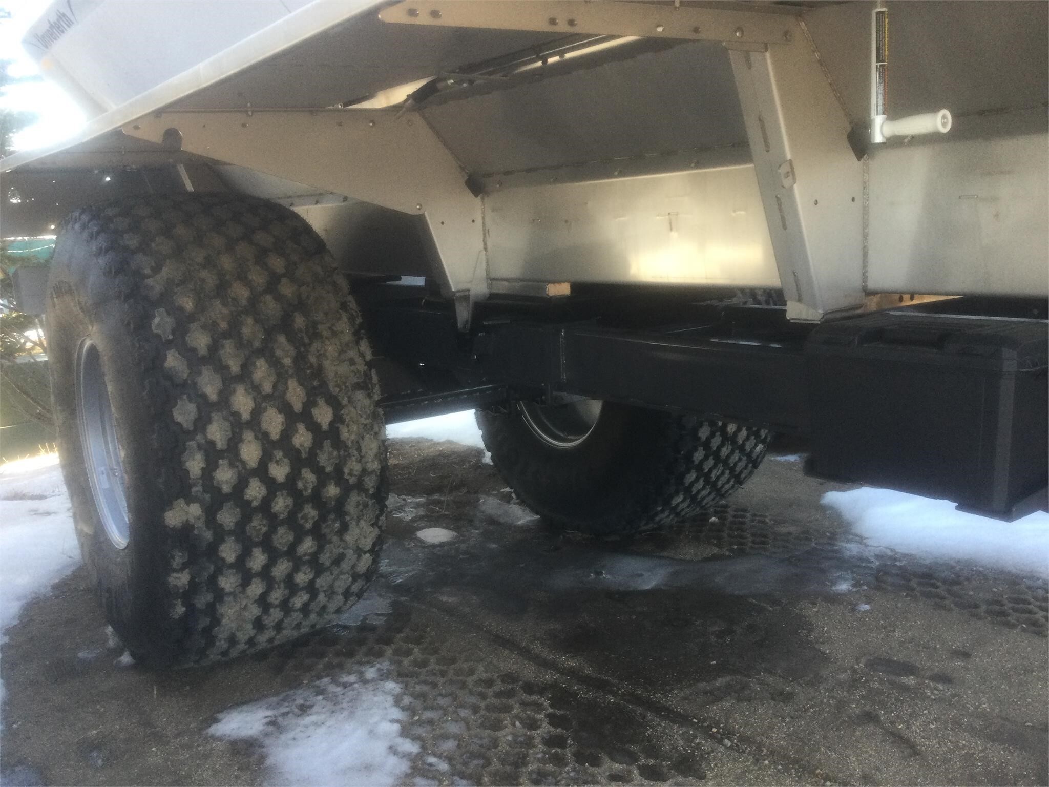 2024 Unverferth PRO-FORCE 2250 Pull-Type Fertilizer Spreader