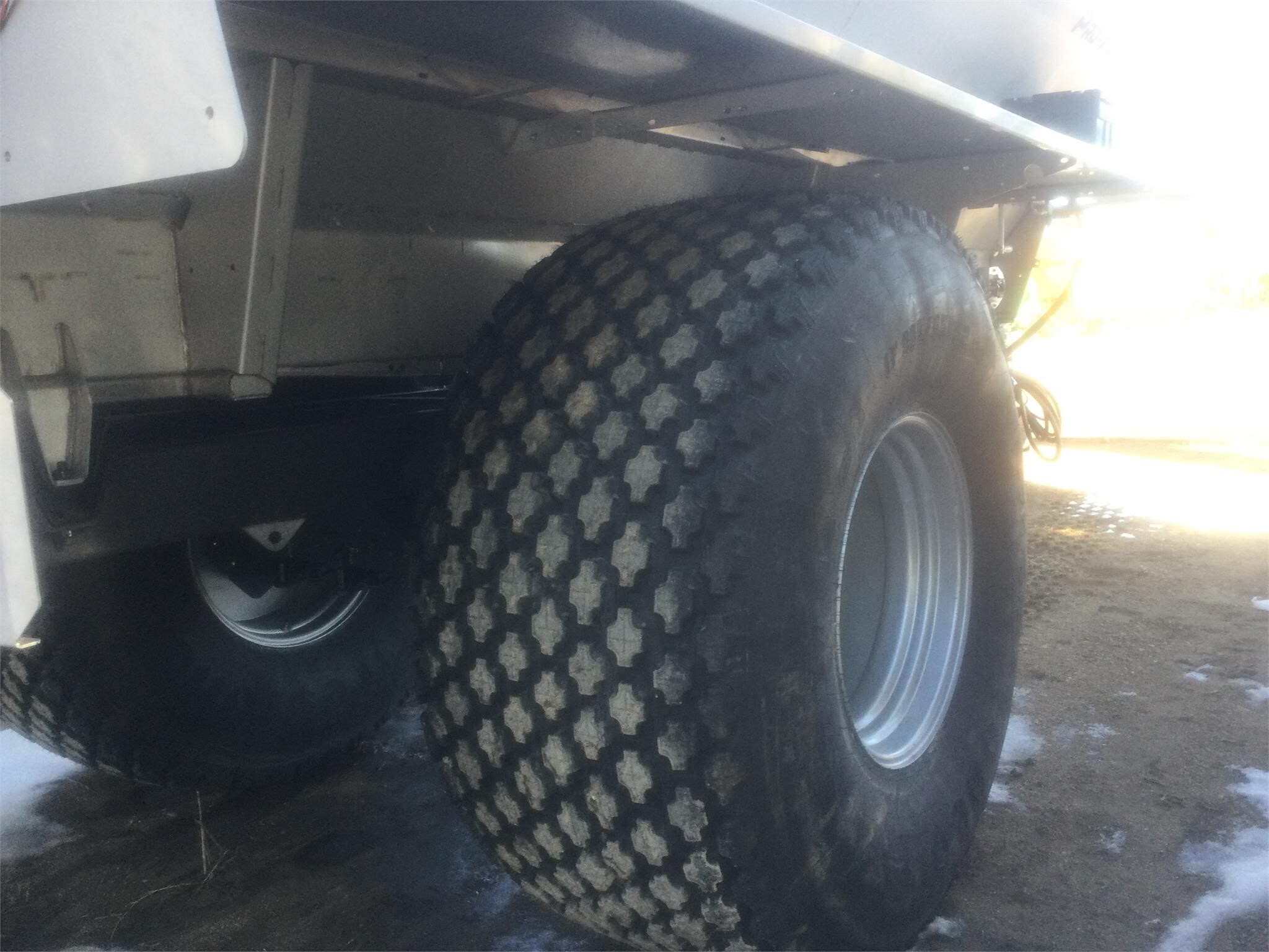 2024 Unverferth PRO-FORCE 2250 Pull-Type Fertilizer Spreader