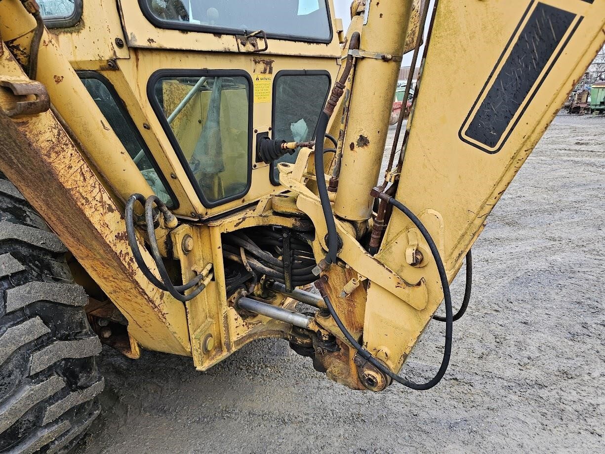 1986 Ford 555B Backhoe 14,500 Machinery Pete