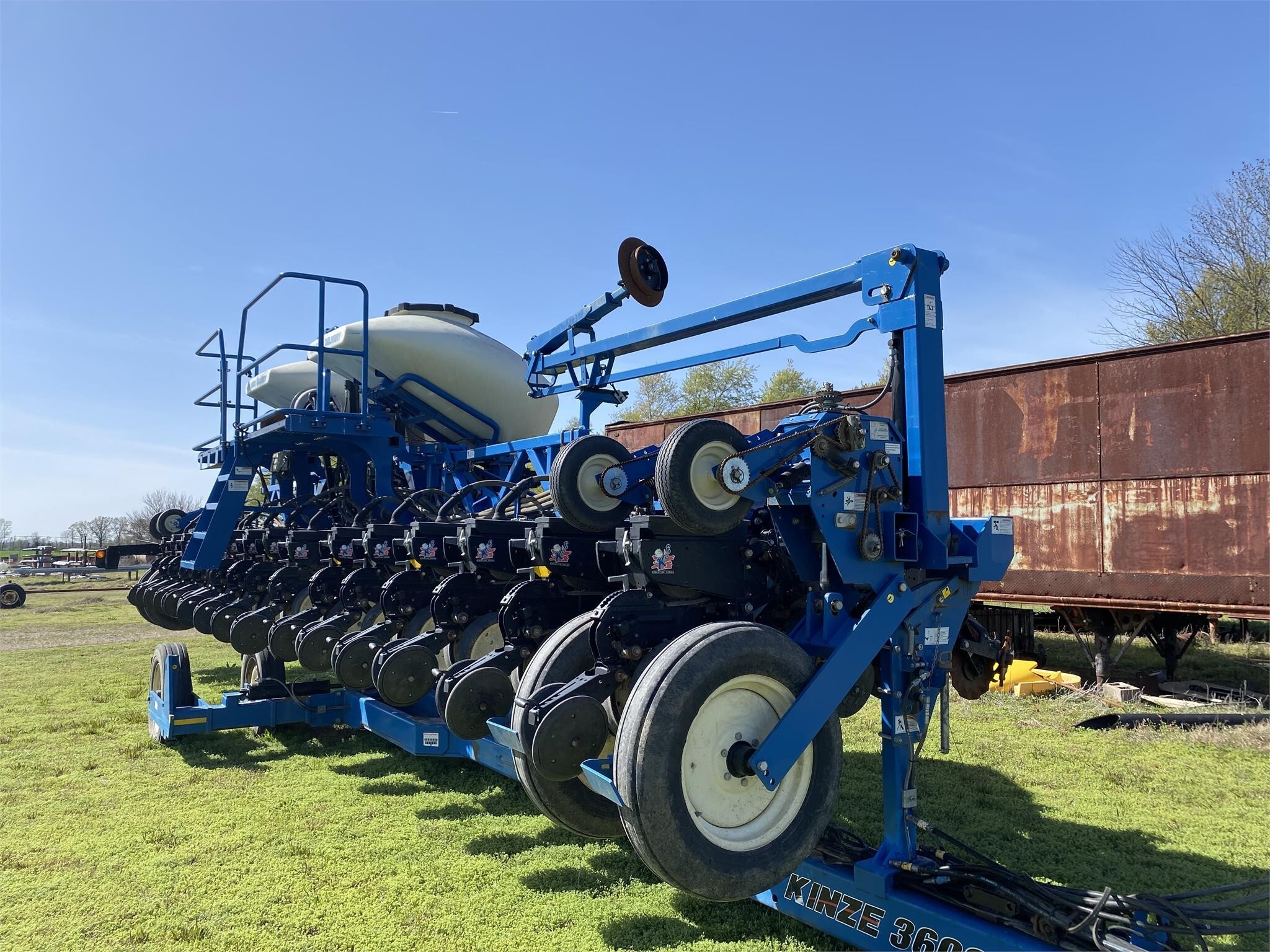 2014 Kinze 3600 ASD Planter
