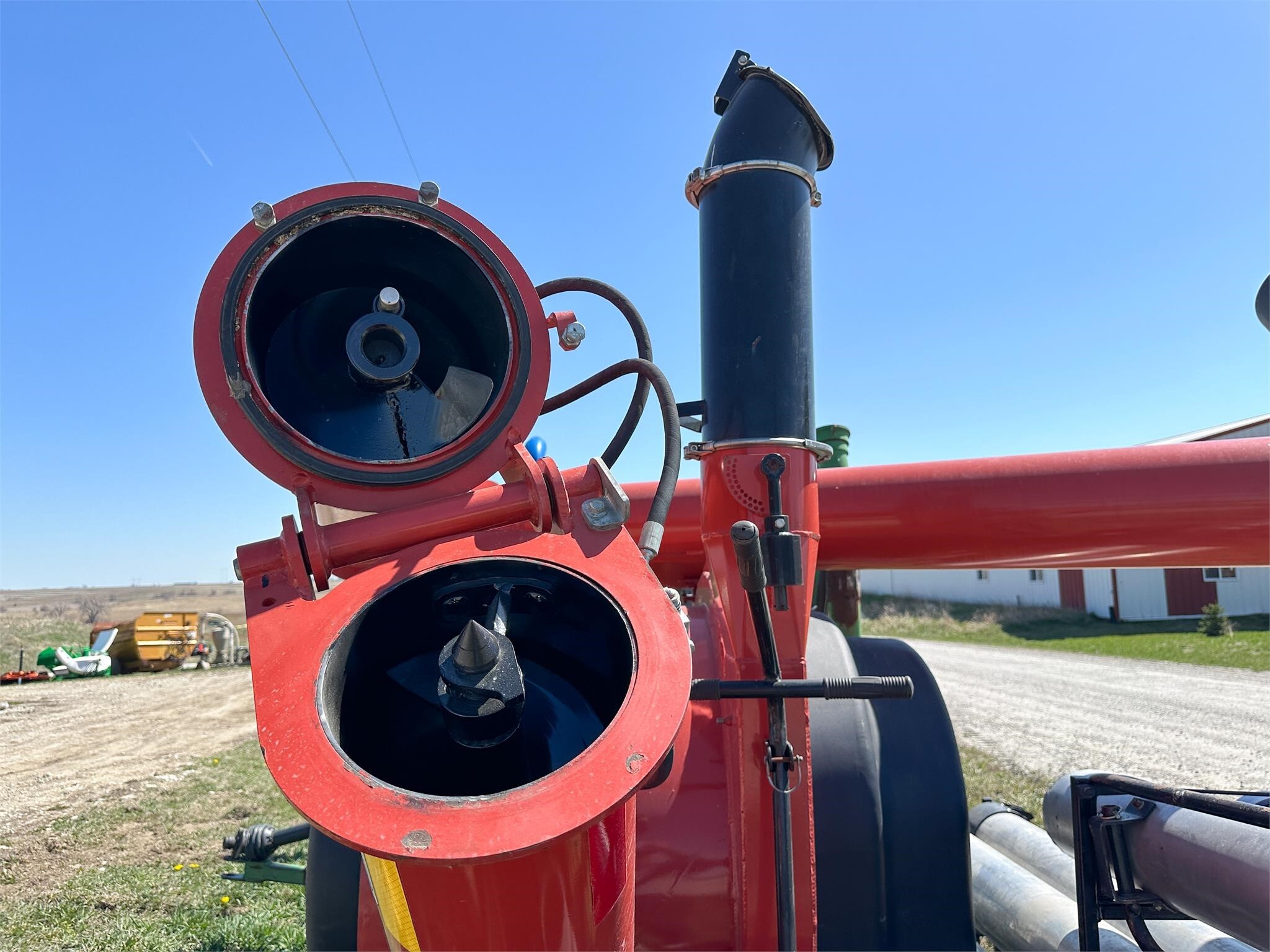 2011 Rem 2700 Grain Vac