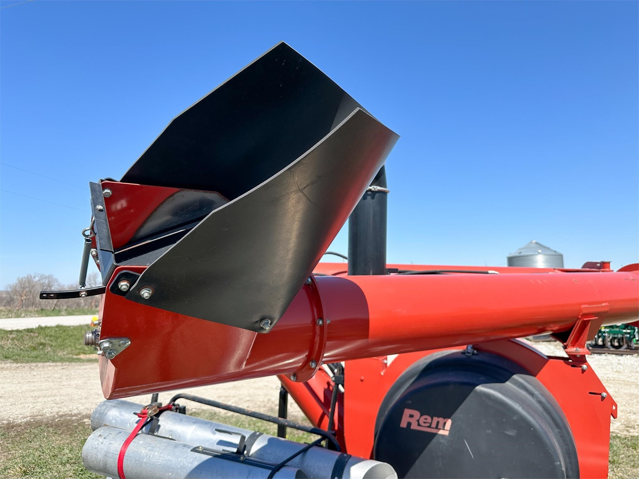 2011 Rem 2700 Grain Vac