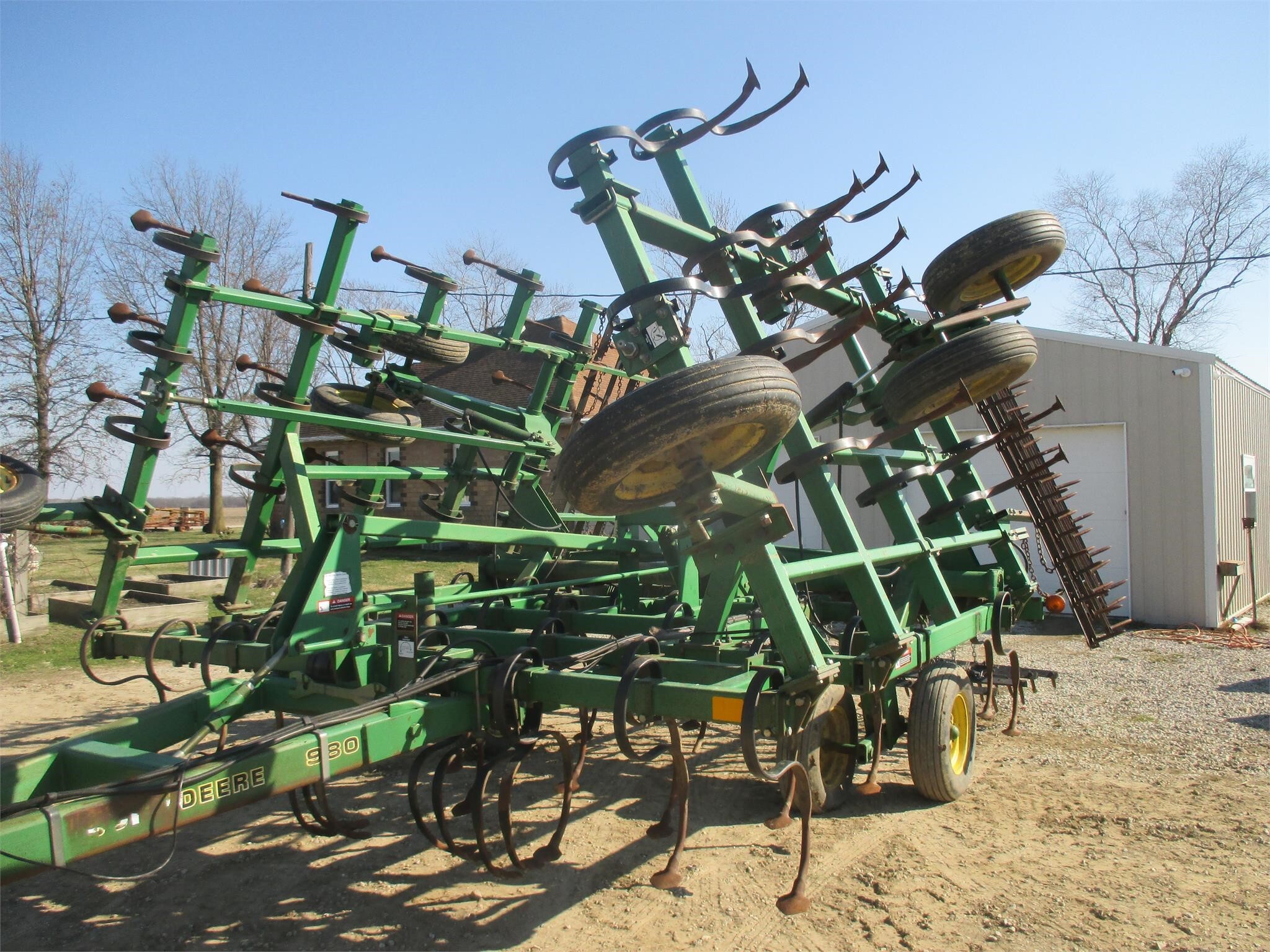  John Deere 980 Field Cultivator