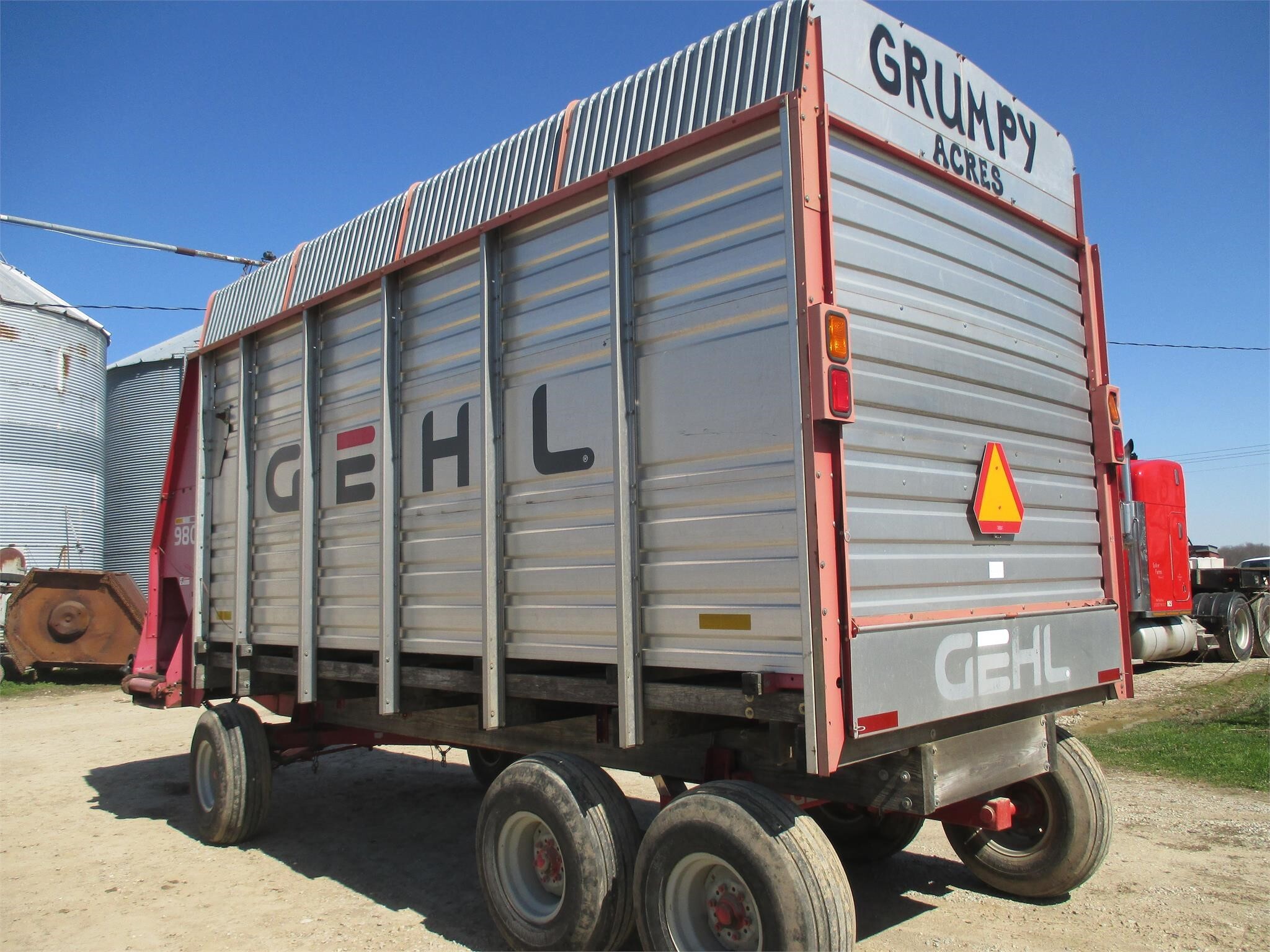  Gehl 980 Forage Wagon