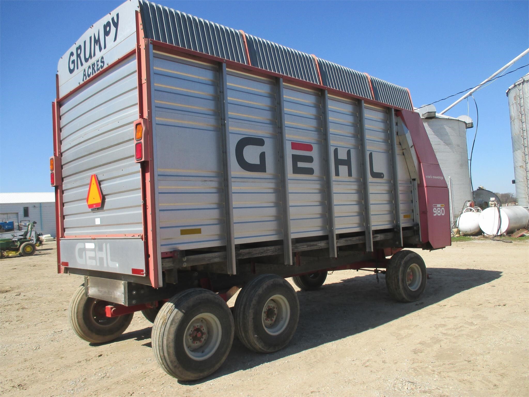  Gehl 980 Forage Wagon