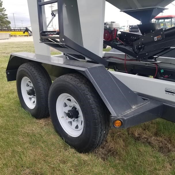 2024 Parker 2620 Seed Tender