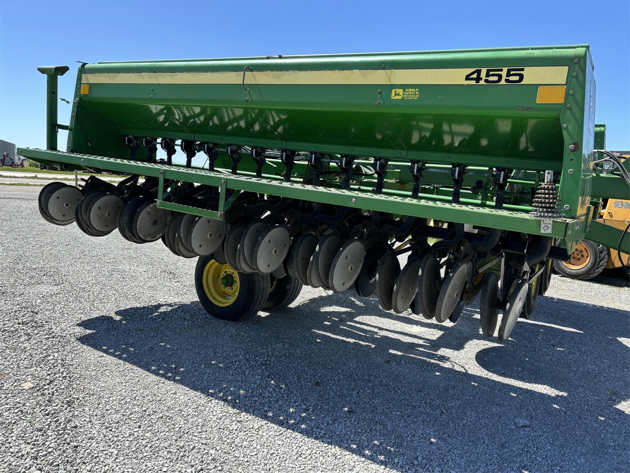 John Deere 455 Drill 12,500 Machinery Pete