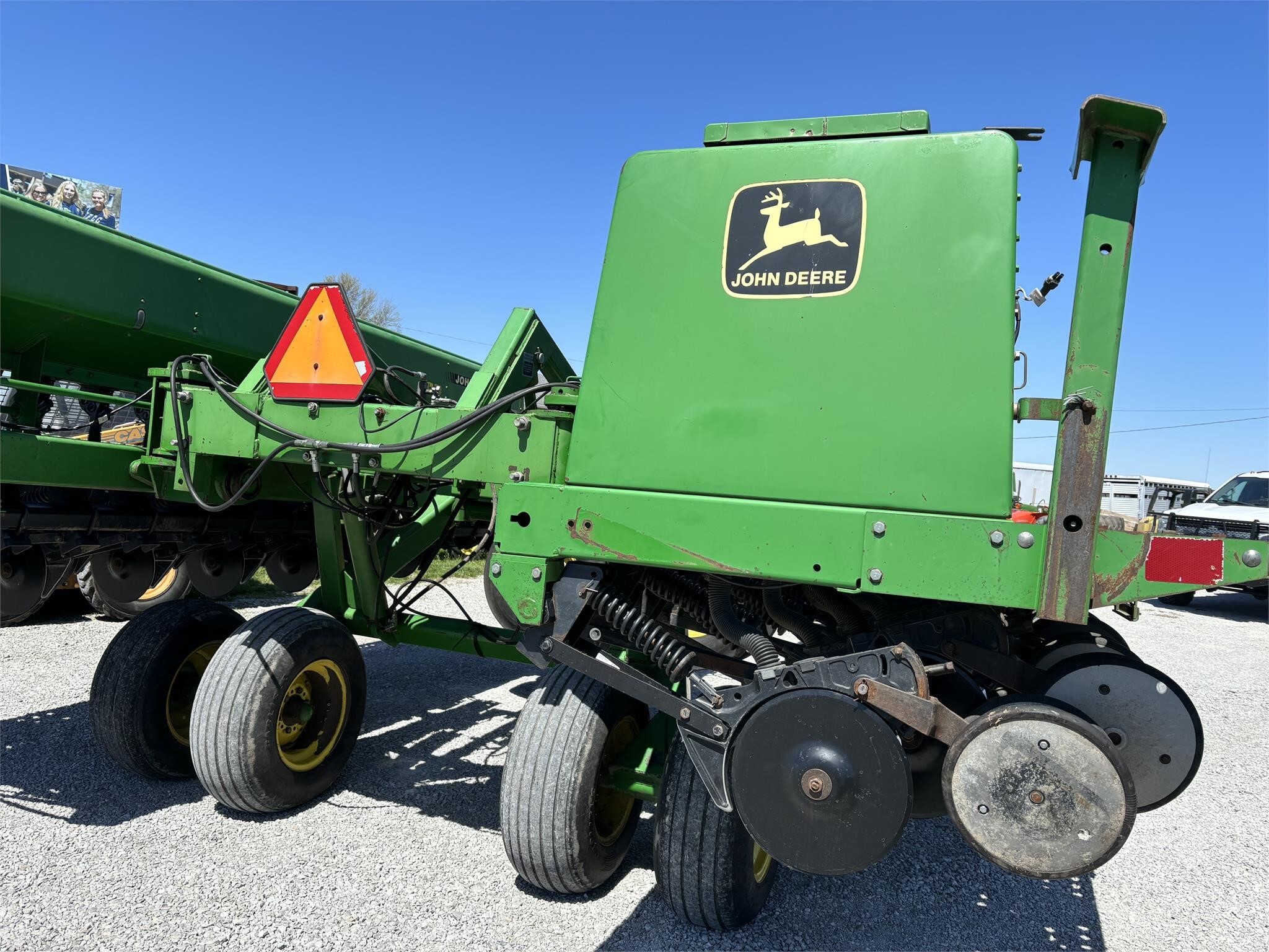 John Deere 455 Drill 12,500 Machinery Pete