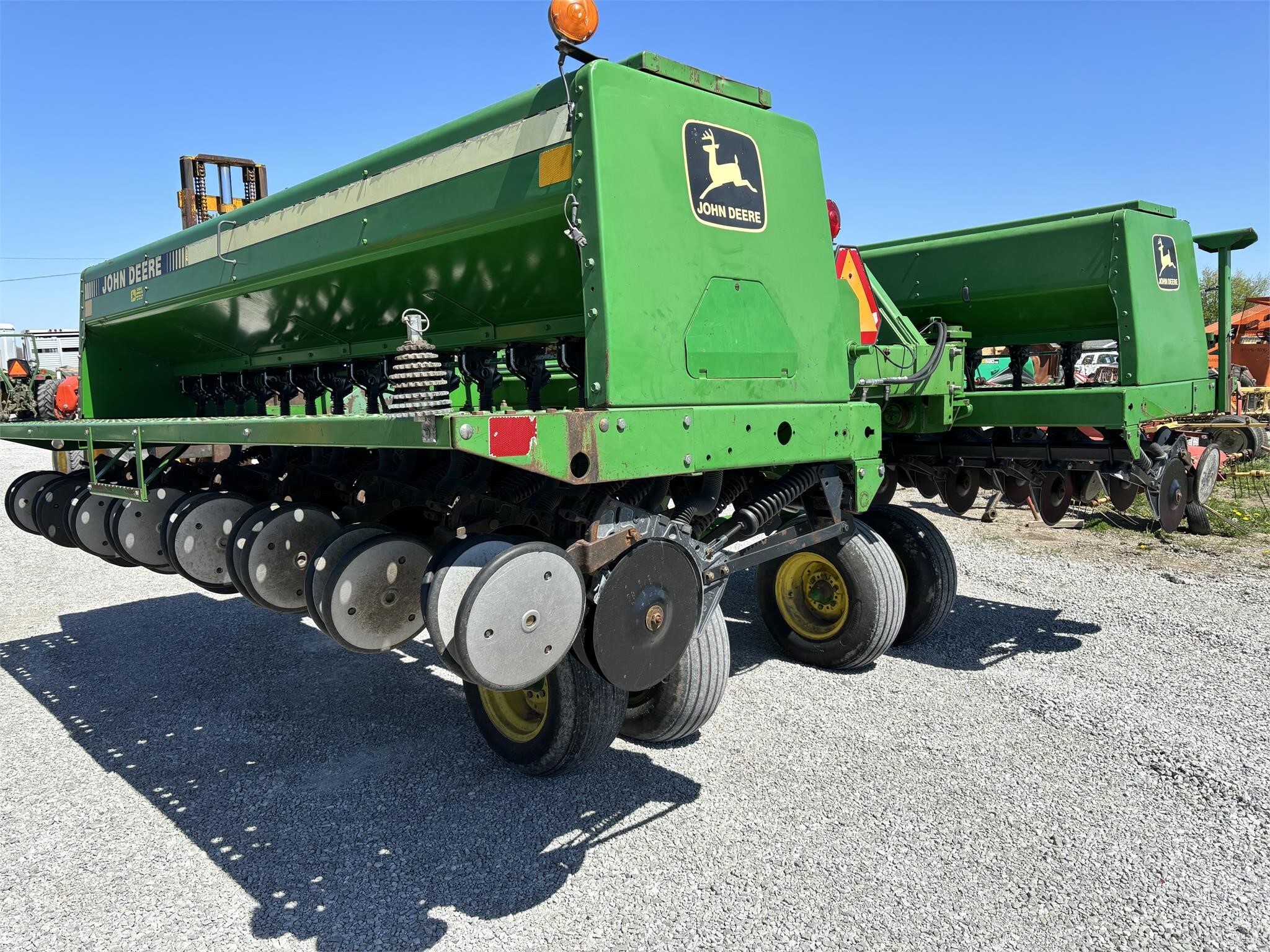 John Deere 455 Drill 12,500 Machinery Pete