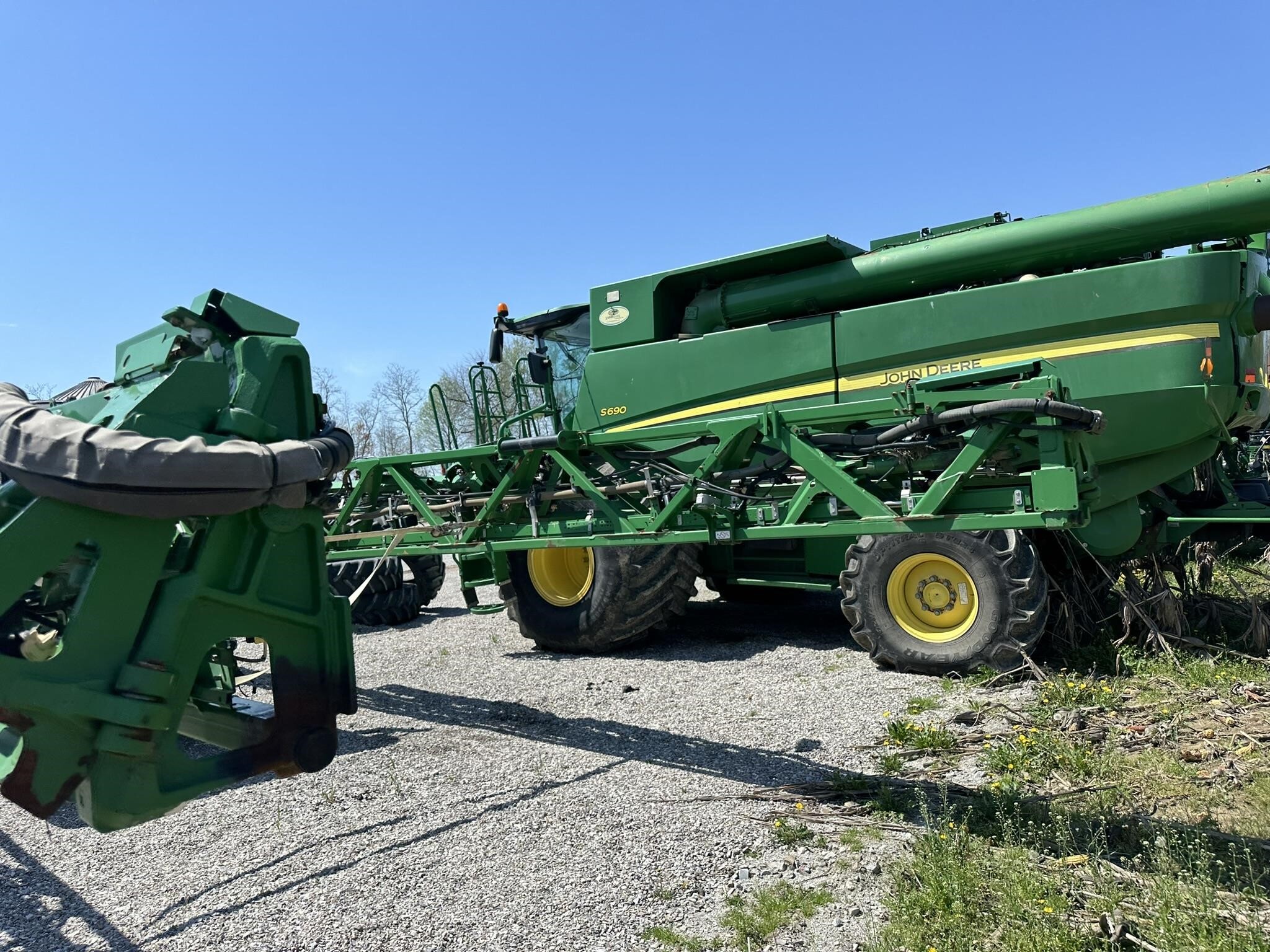  John Deere R4045 Self-Propelled Sprayer