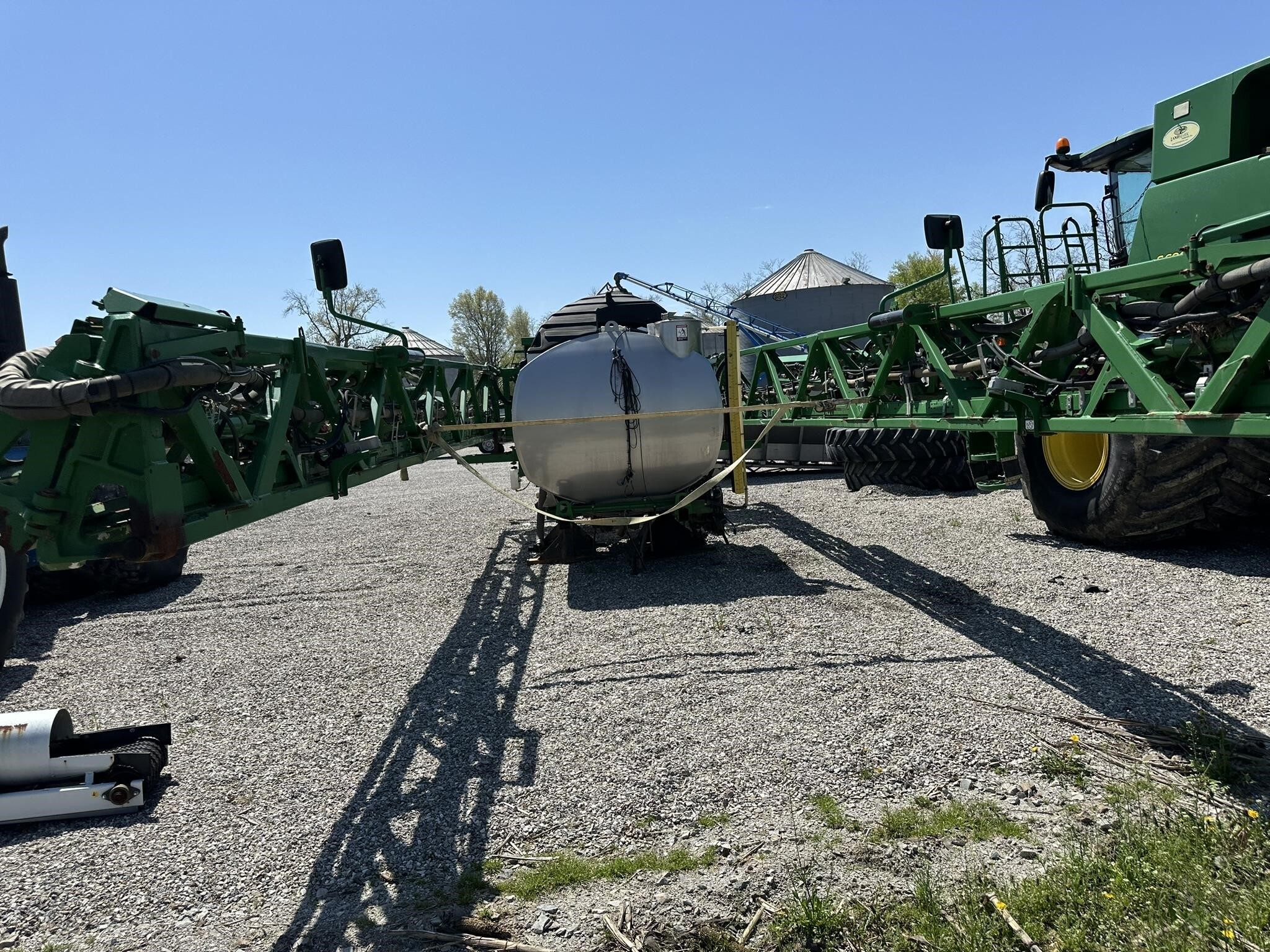  John Deere R4045 Self-Propelled Sprayer