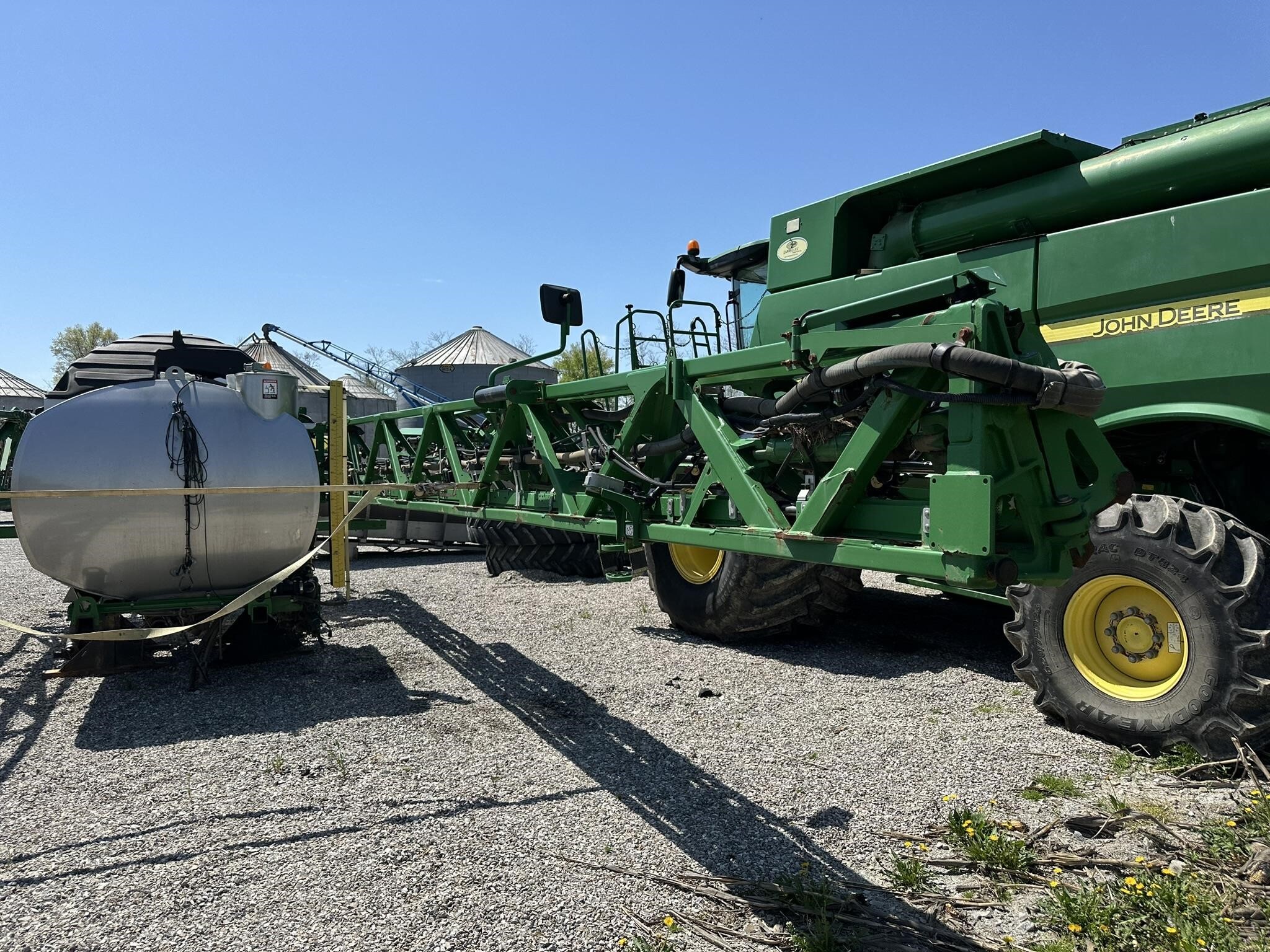  John Deere R4045 Self-Propelled Sprayer