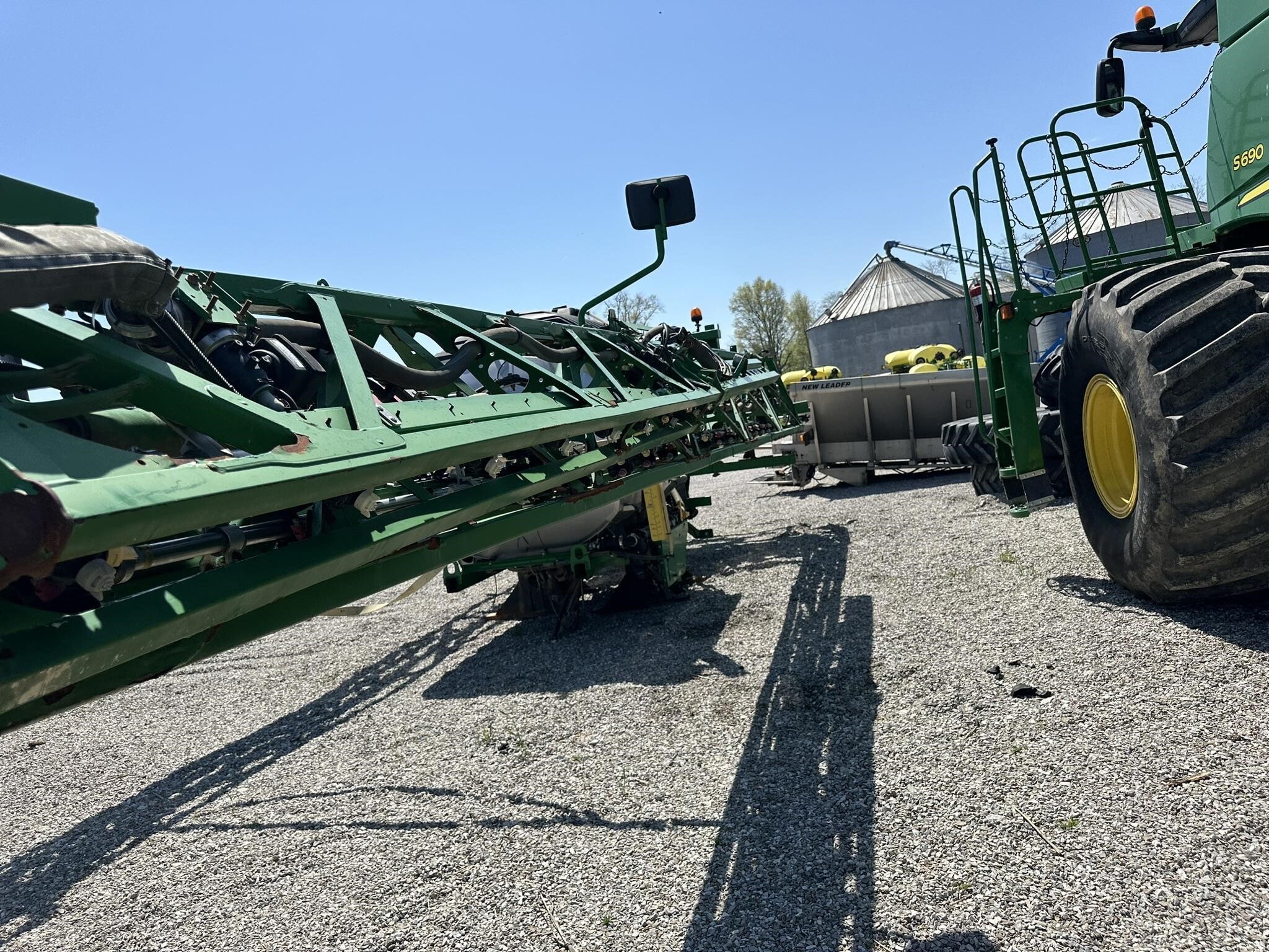  John Deere R4045 Self-Propelled Sprayer