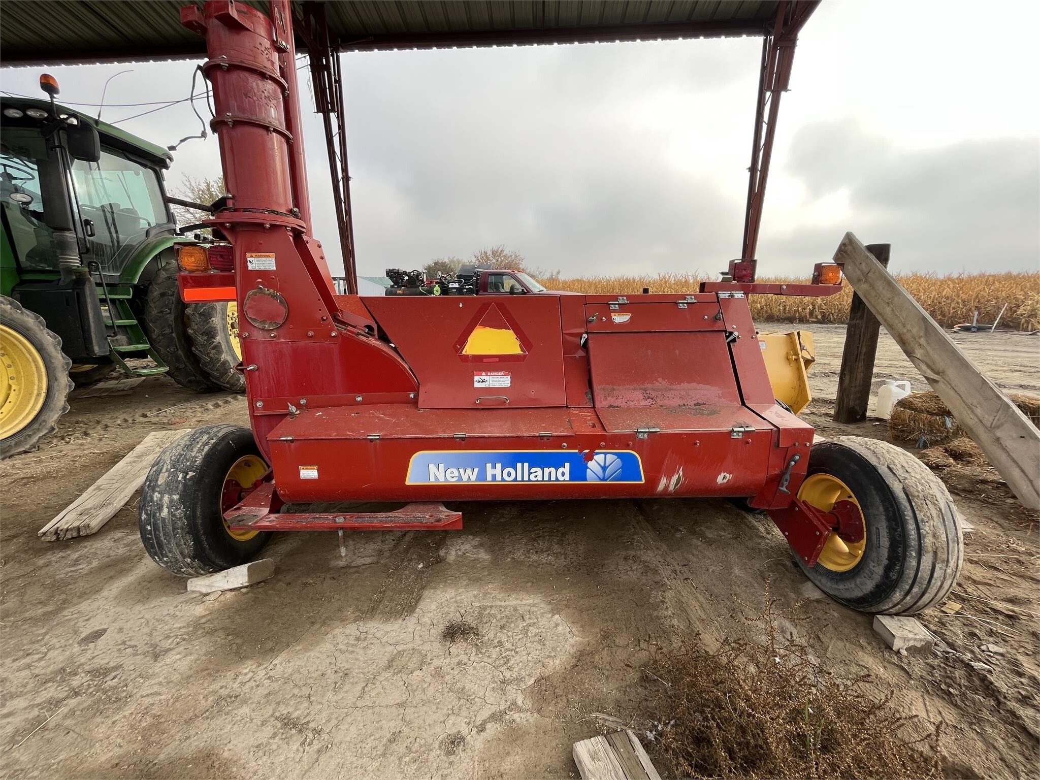 2012 New Holland FP240 Pull-Type Forage Harvester