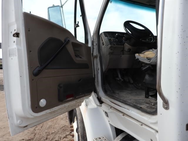 2008 Sterling LT9500 Semi Trucks/Trailer